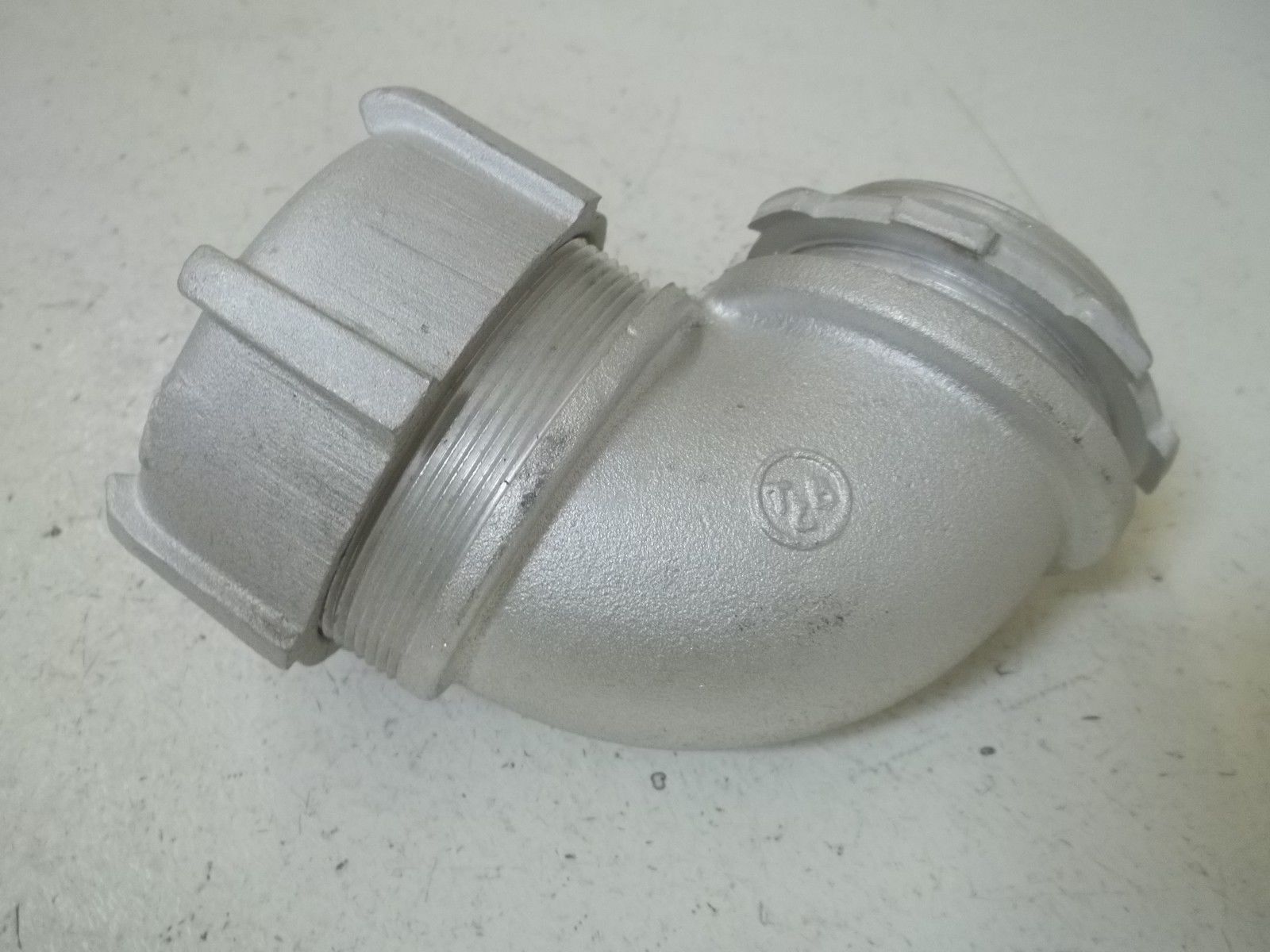 THOMAS & BETTS 5257AL 2" CONDUIT CONNECTOR 90 DEGREE ANGLE NSMP
