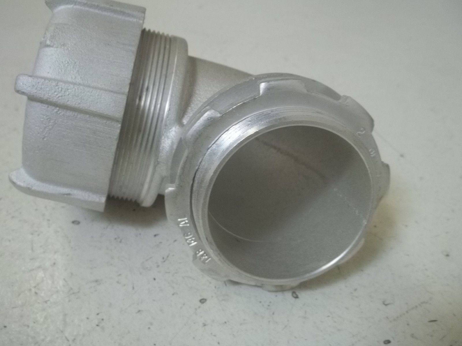 THOMAS & BETTS 5257AL 2" CONDUIT CONNECTOR 90 DEGREE ANGLE NSMP