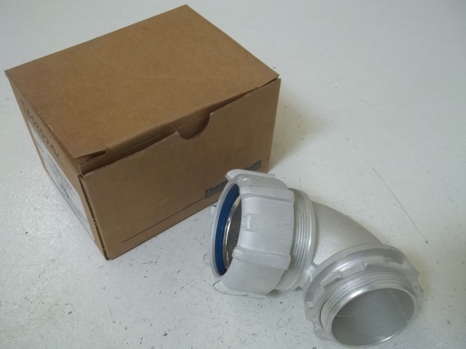 THOMAS & BETTS 5257AL 2" CONDUIT CONNECTOR 90 DEGREE ANGLE NSMP