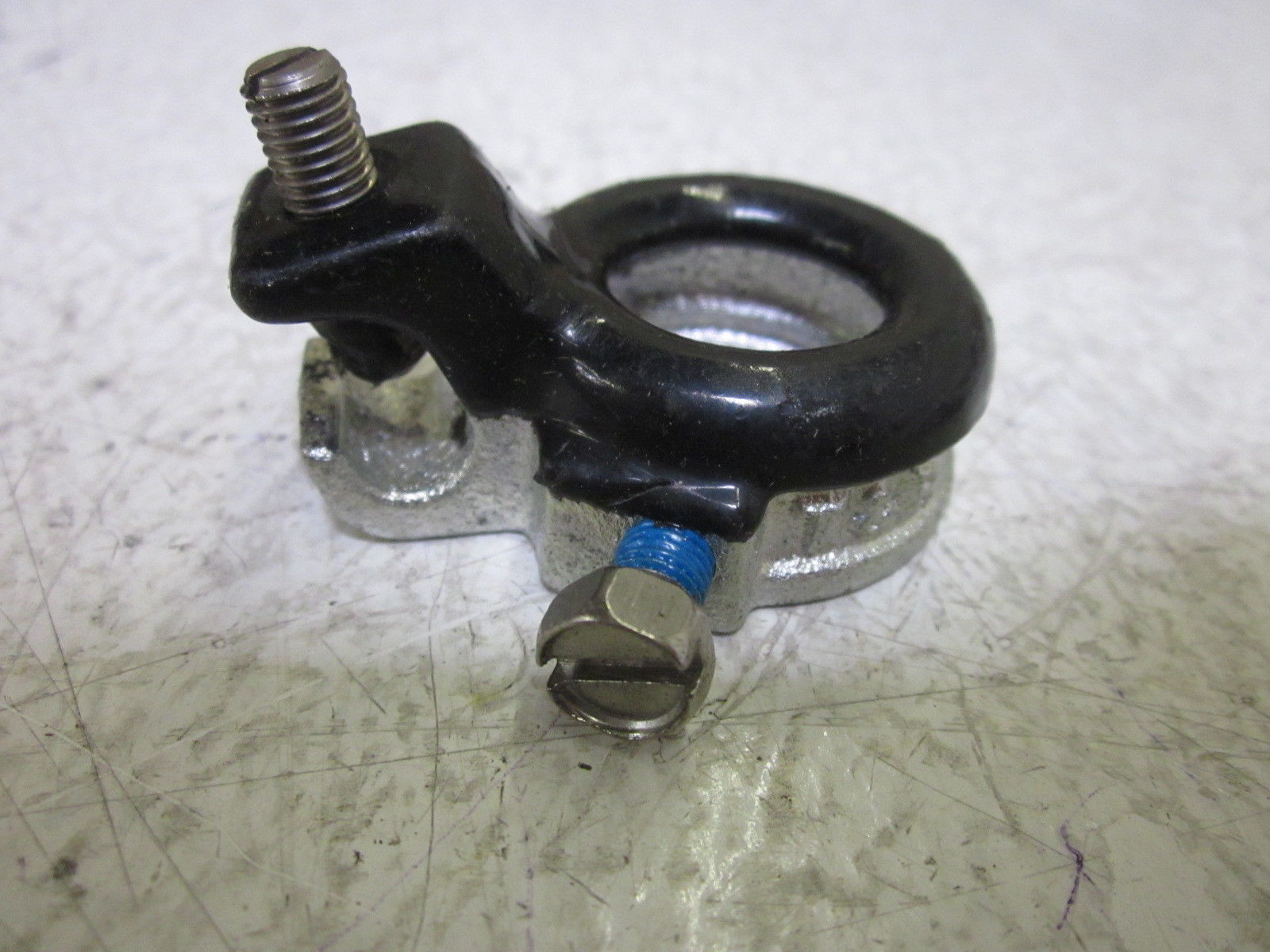 THOMAS & BETTS LOT OF 11 H050-TB 1/2" HUB NSMP
