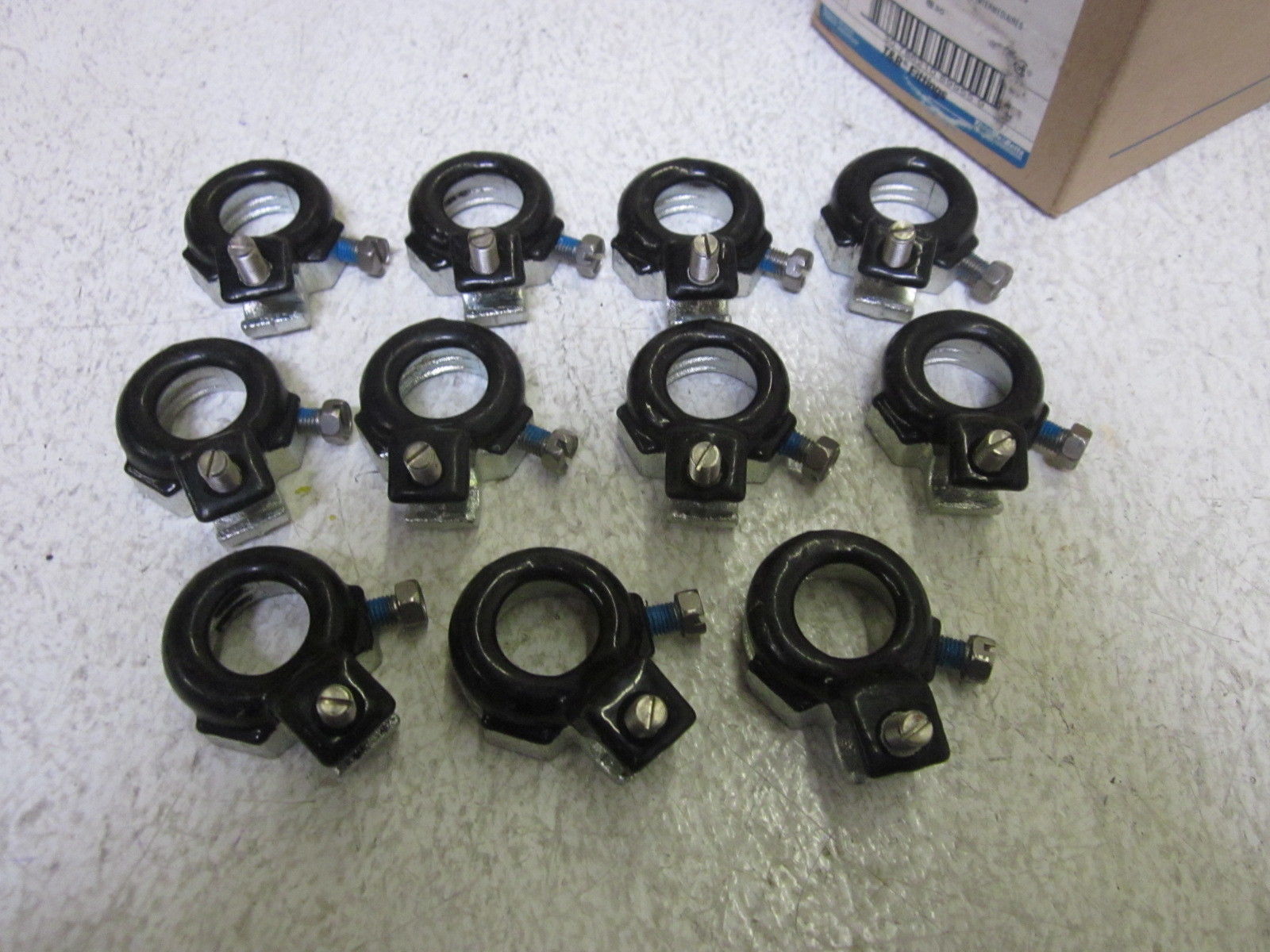 THOMAS & BETTS LOT OF 11 H050-TB 1/2" HUB NSMP