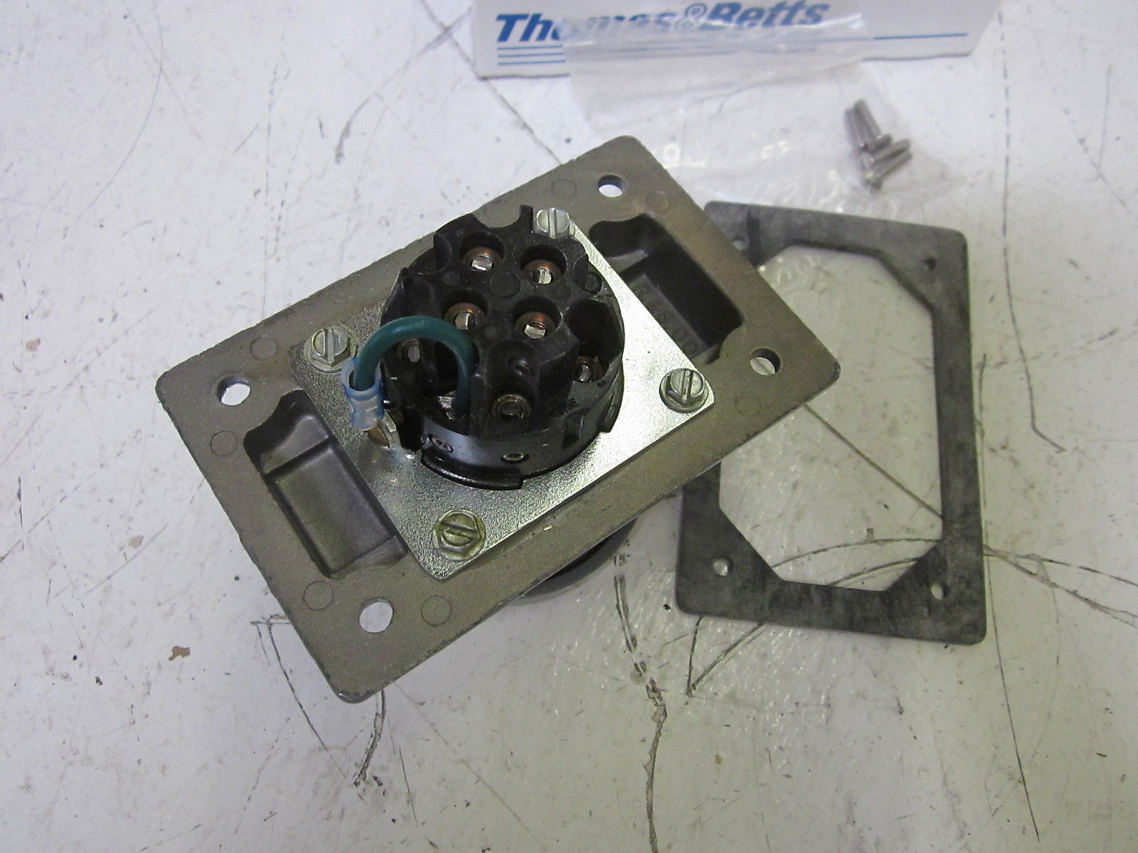 THOMAS & BETTS SKR12XG RECEPTACLE 20A 250V NSMP