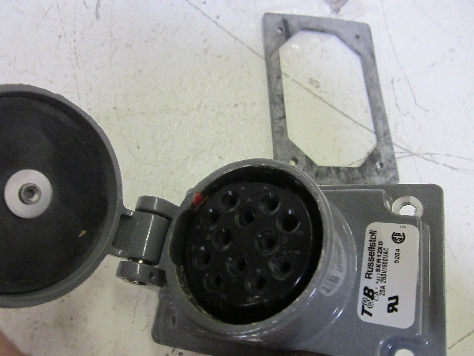 THOMAS & BETTS SKR12XG RECEPTACLE 20A 250V NSMP