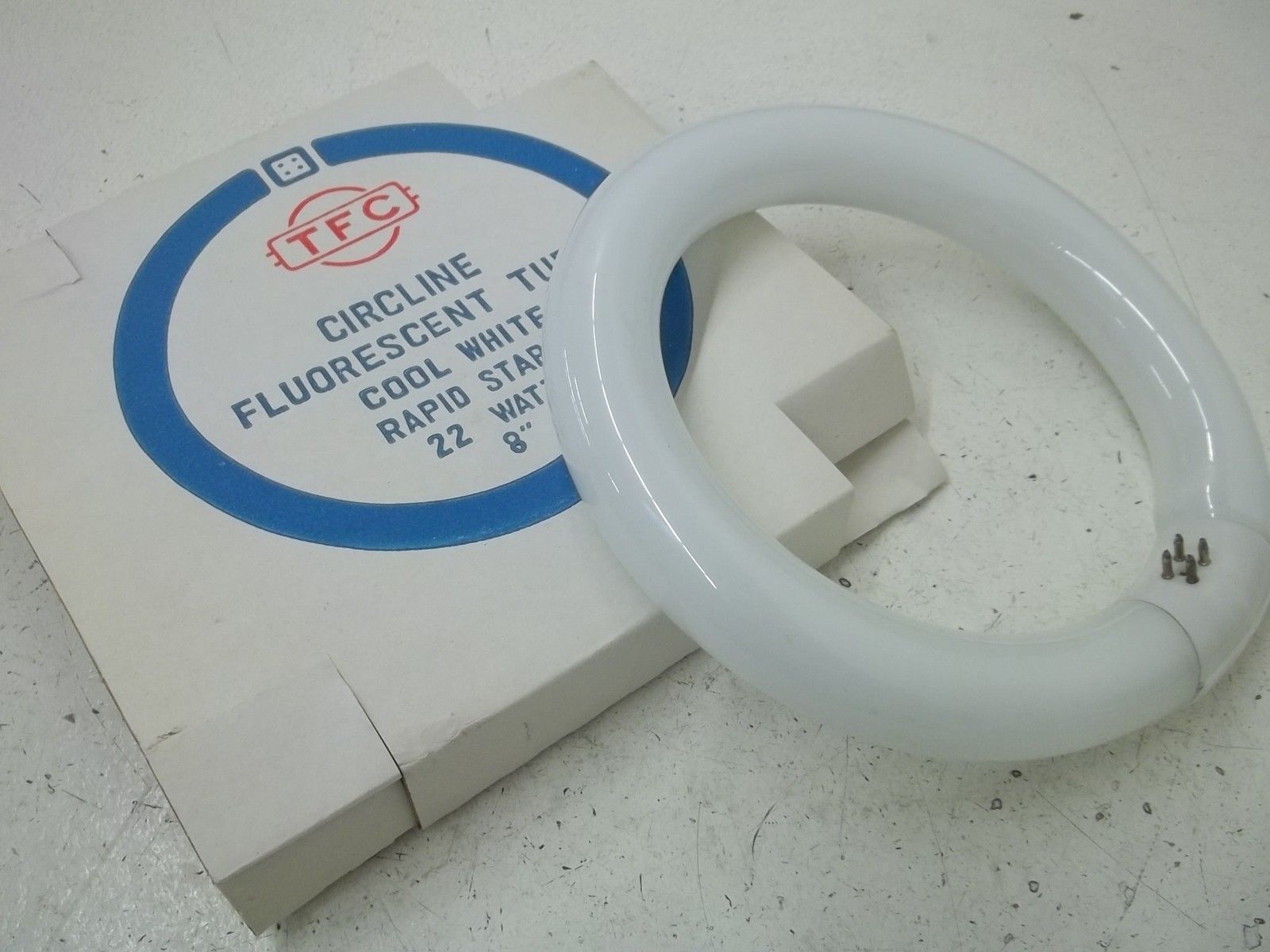 TPC CIRCLINE FLUORESCENT TUBE COOL WHITE 22 WATTS 9" NSMP