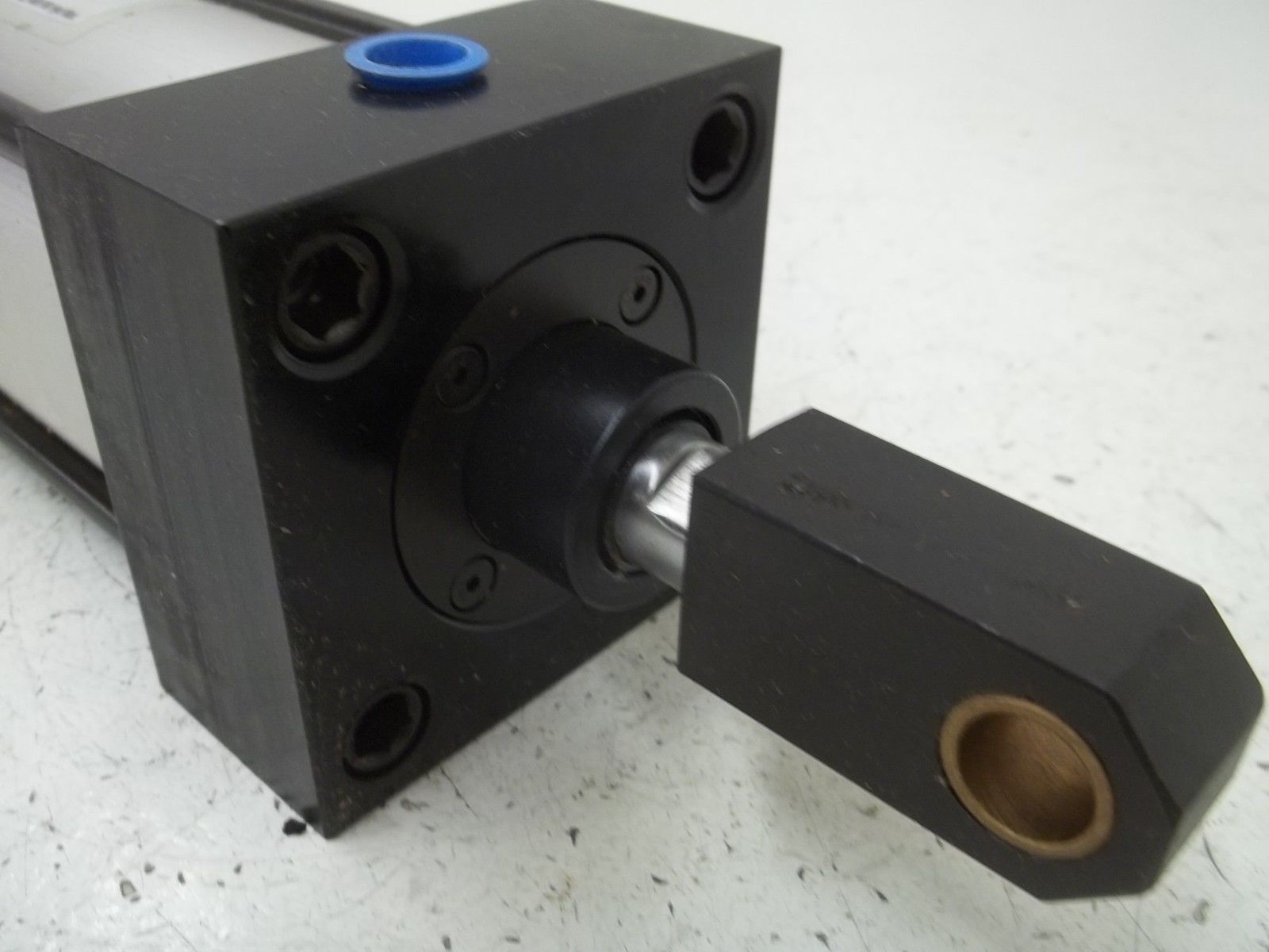 TRD MANUFACTURING, INC. 30000018 CYLINDER 2-1/2"X4" NSMP