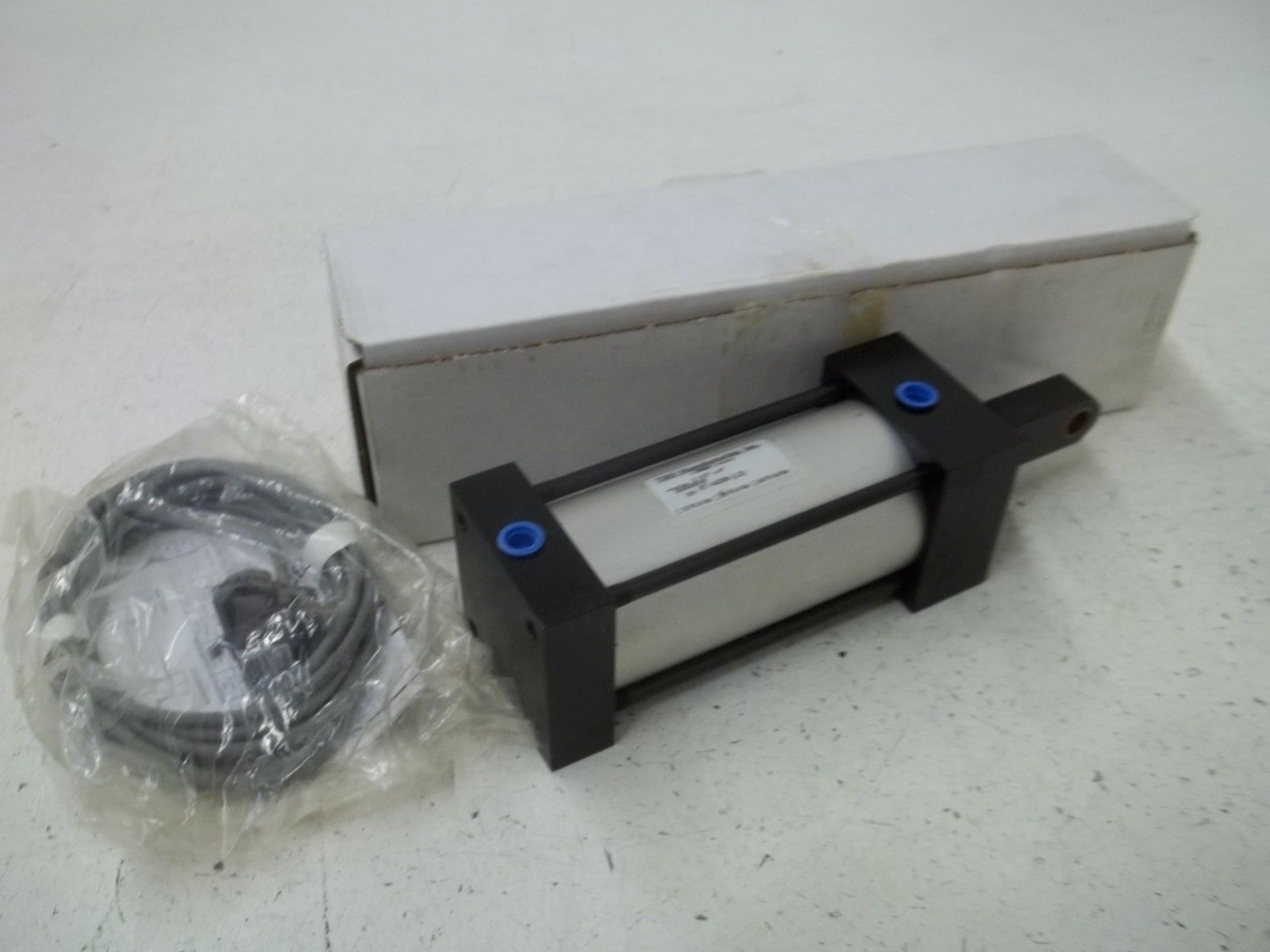 TRD MANUFACTURING, INC. 30000018 CYLINDER 2-1/2"X4" NSMP