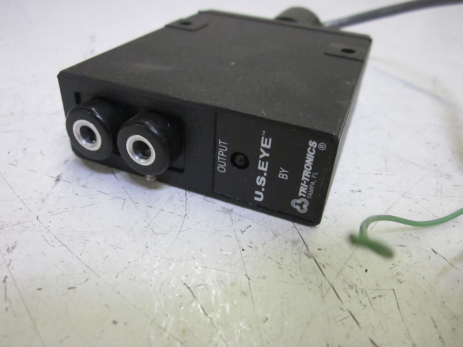 TRI-TRONICS UCF-AT1 FIBER OPTIC DELAY TIMER UNMP