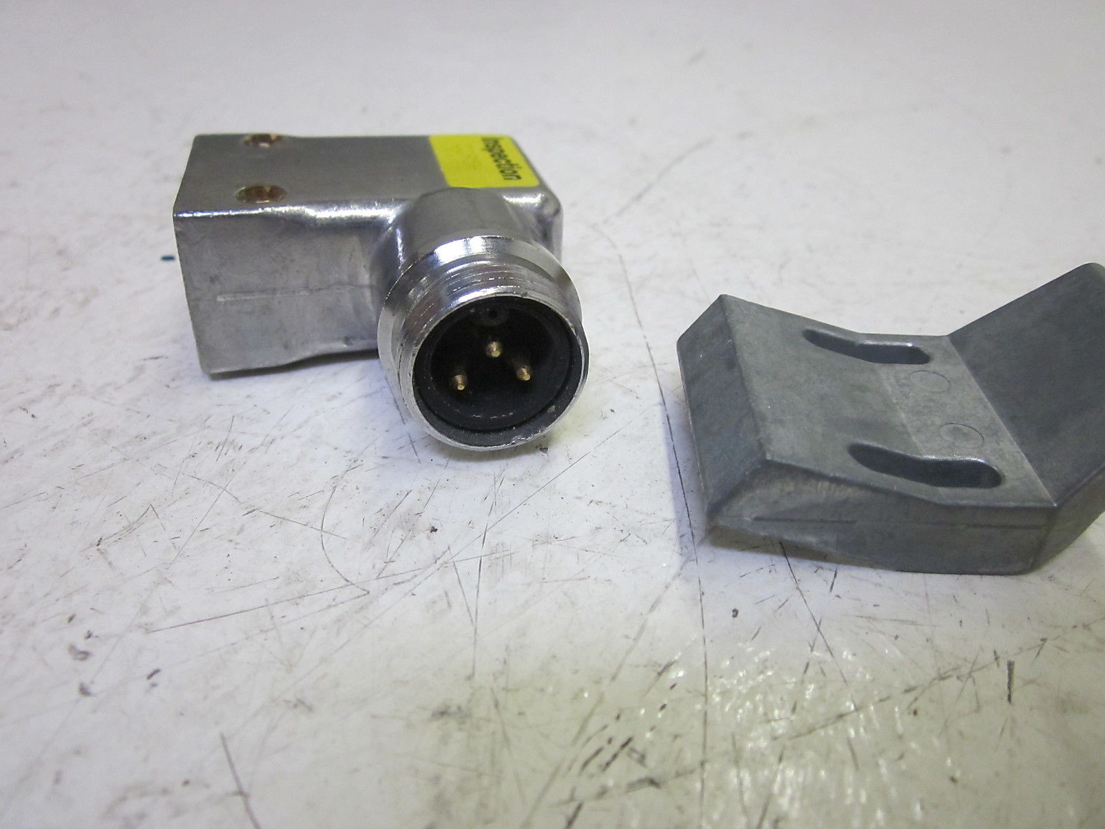 TURCK BIM-A23-AZ3X-B1131/S34 250VAC UNMP