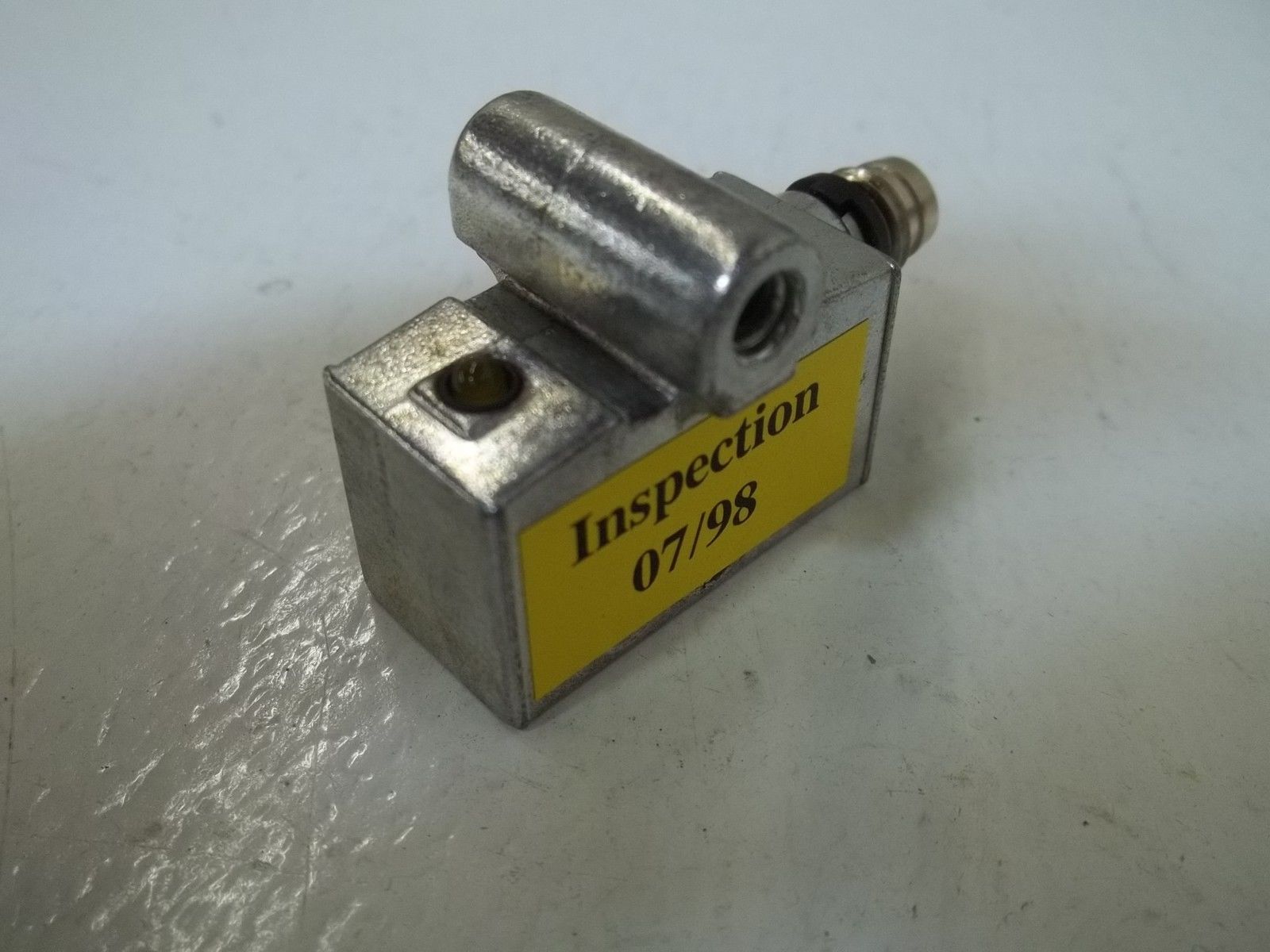TURCK BIM-IKT-AN6X-U1131 W/KLI-3 PROXIMITY SENSOR VALVE NSMP