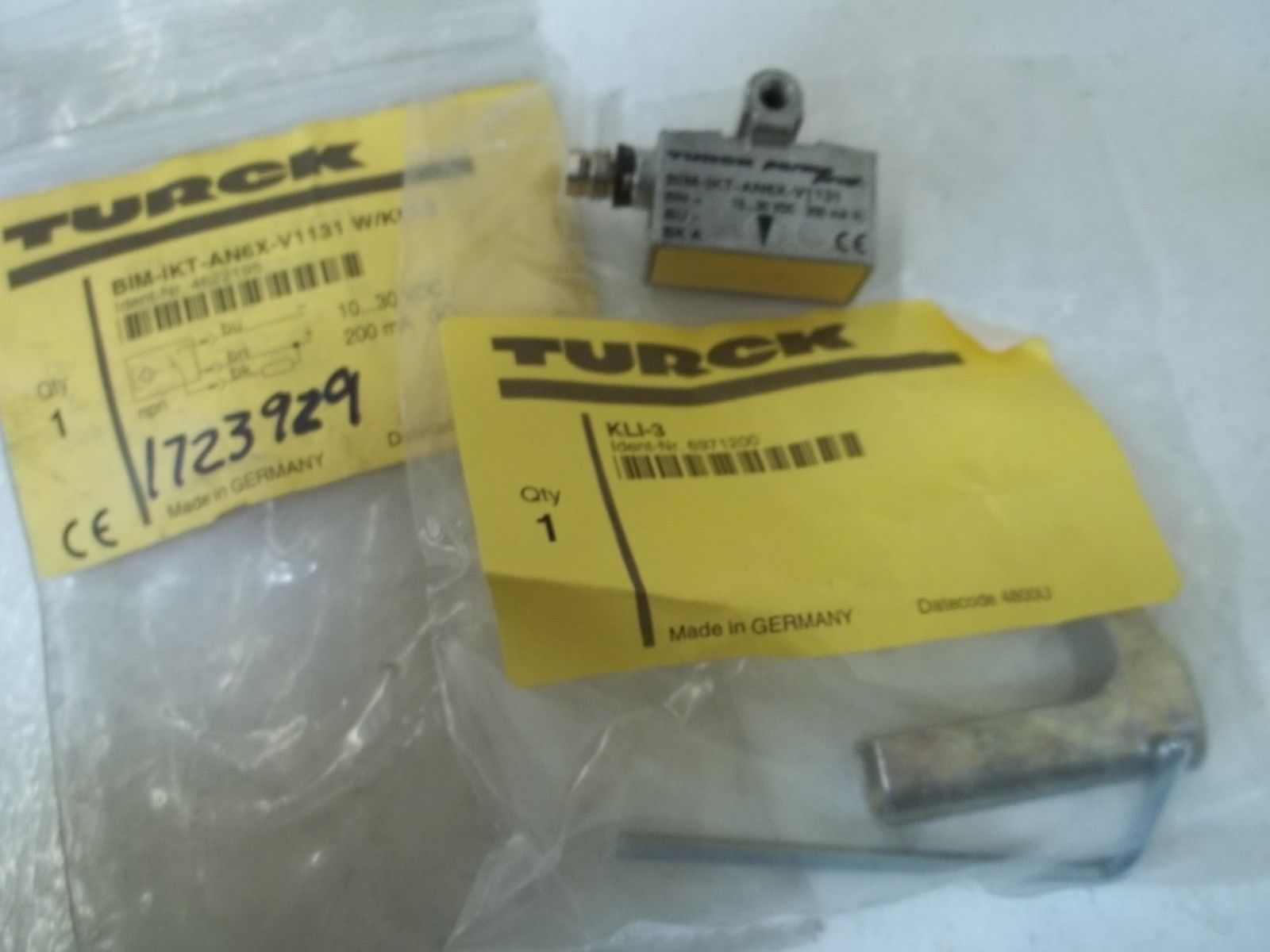 TURCK BIM-IKT-AN6X-U1131 W/KLI-3 PROXIMITY SENSOR VALVE NSMP