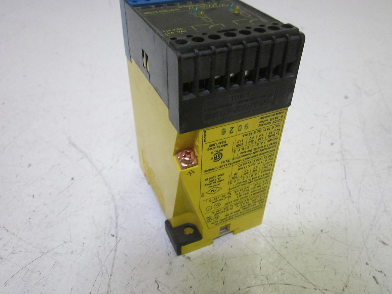TURCK MS13-22EX0-T ISOLATING SWITCHING AMPLIFIER 115V UNMP