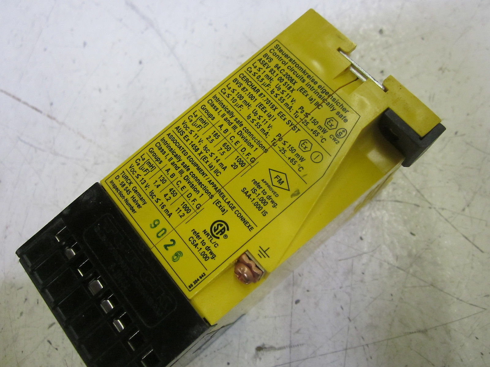 TURCK MS13-22EX0-T ISOLATING SWITCHING AMPLIFIER 115V UNMP