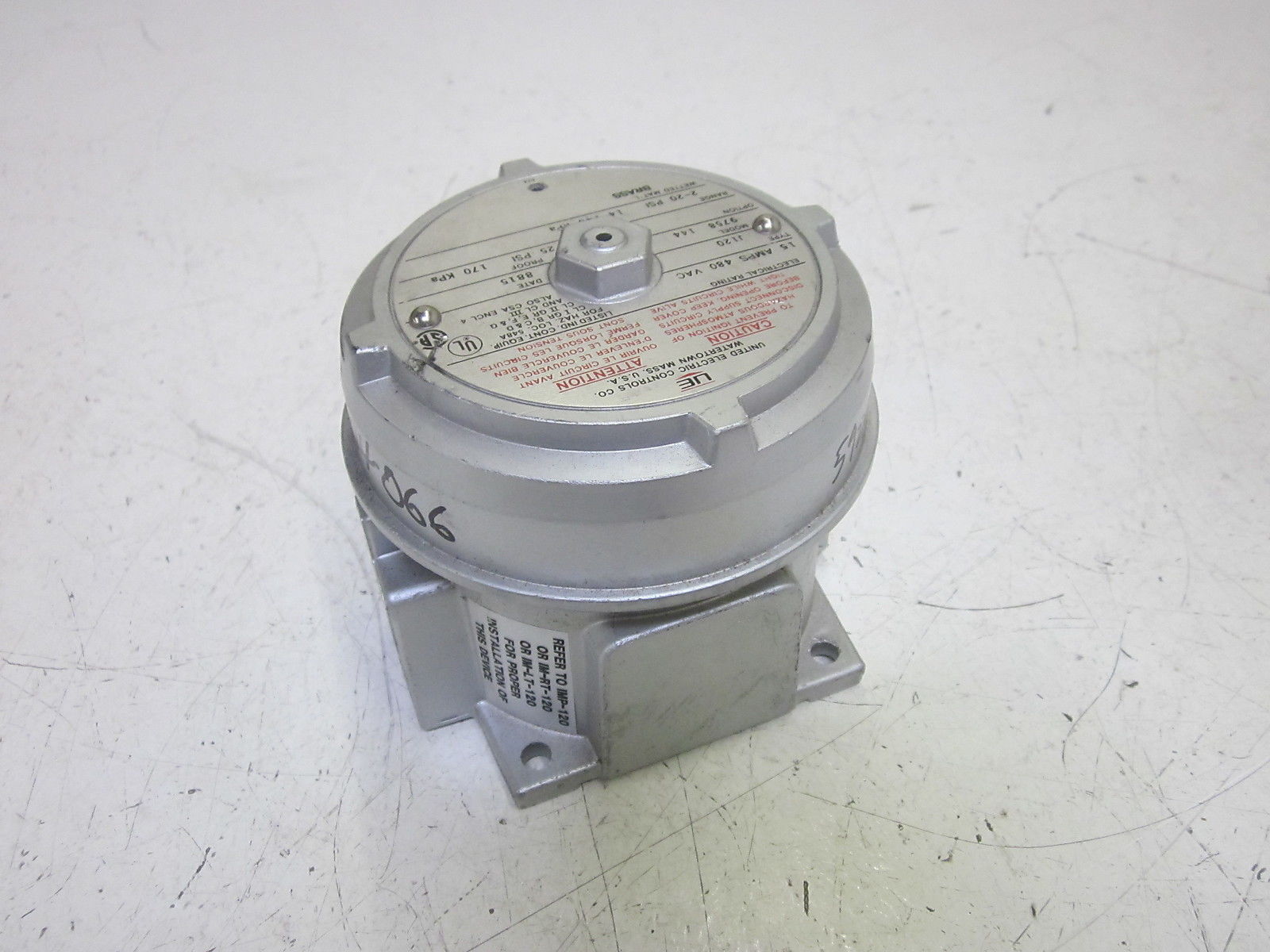 UNITED ELECTRIC J120-9758-144 PRESSURE SWITCH 15AMPS 480VACUNMP