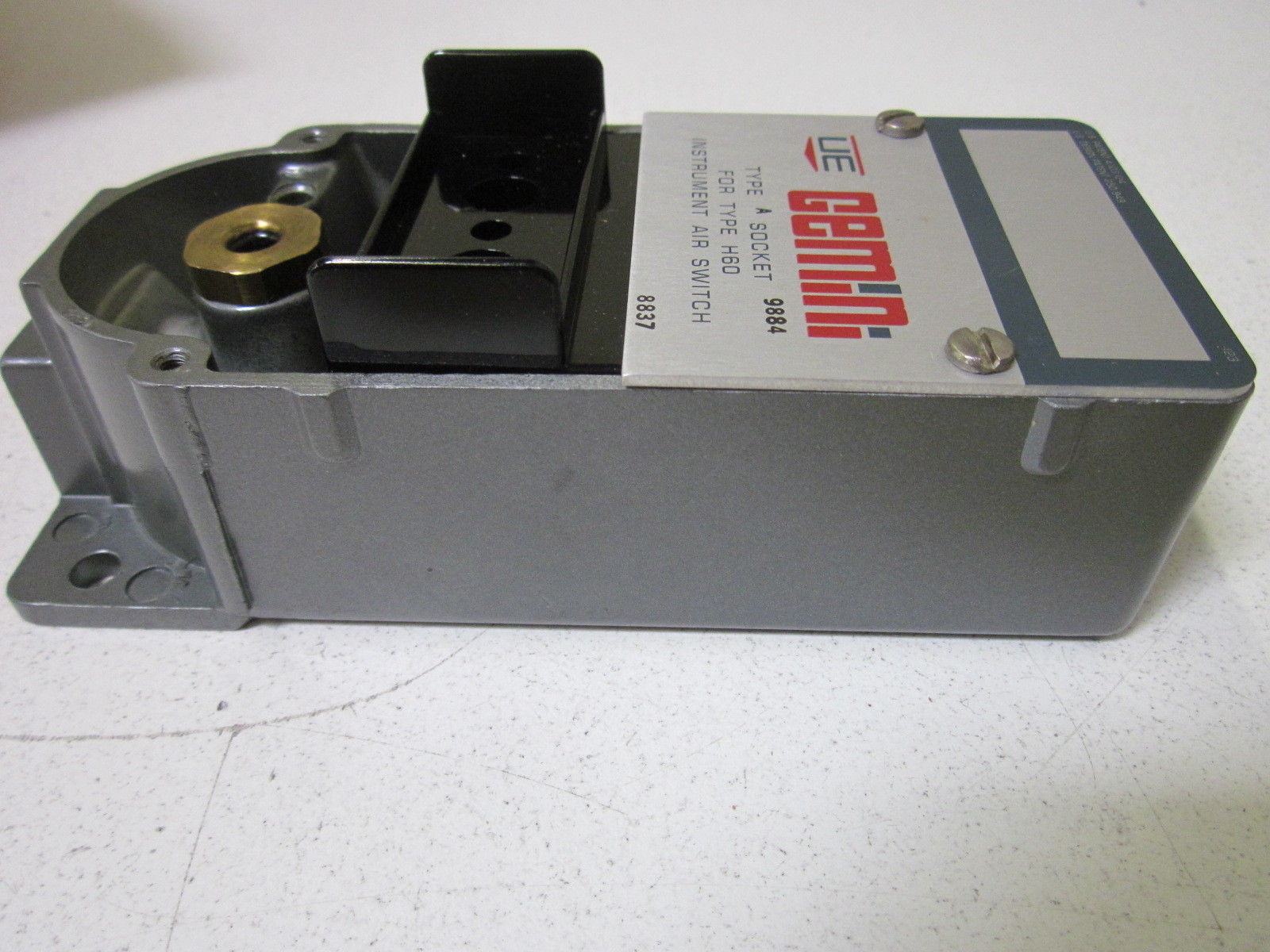 UNITED ELECTRIC A SOCKET 9884 NSMP