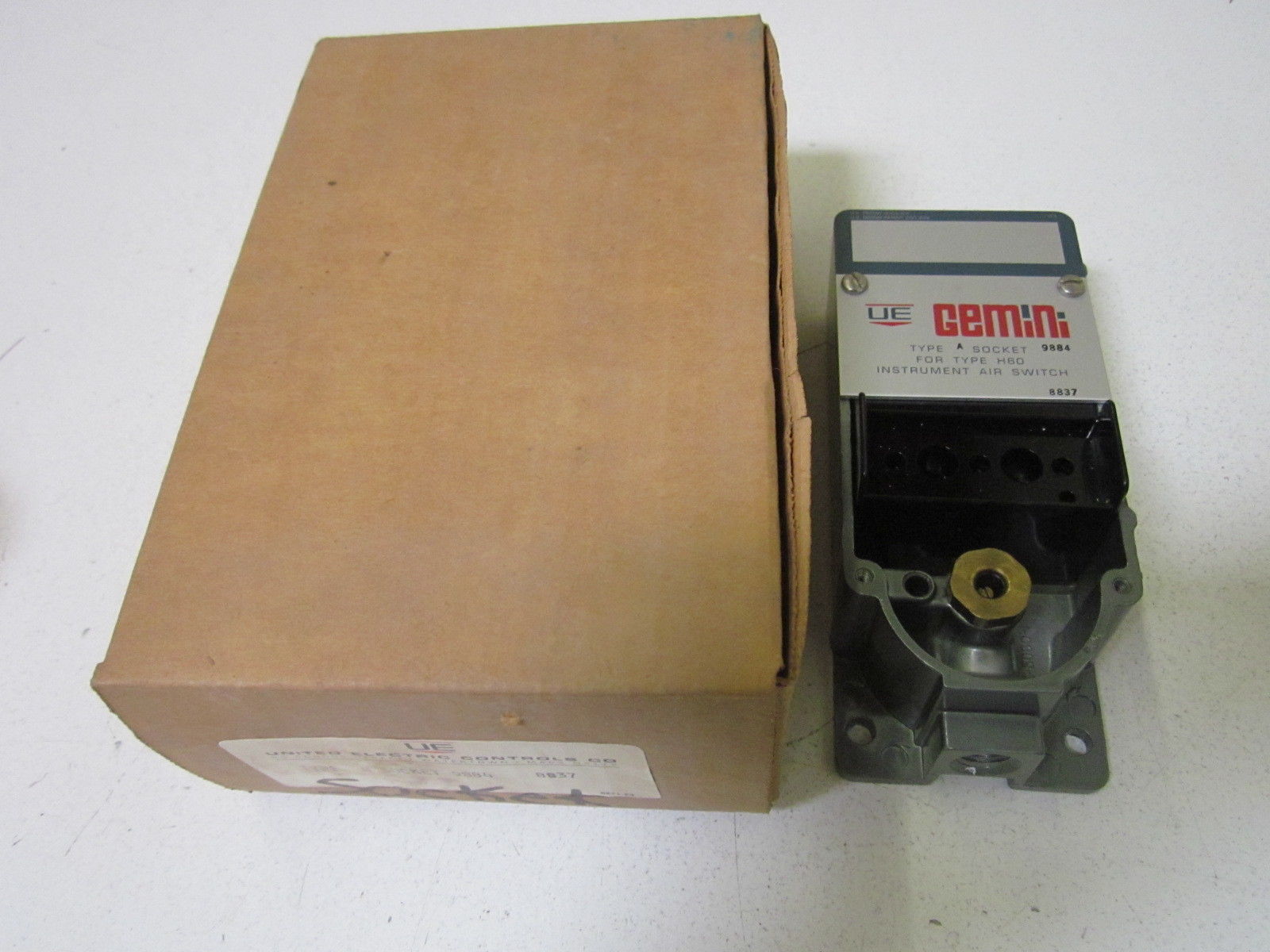 UNITED ELECTRIC A SOCKET 9884 NSMP