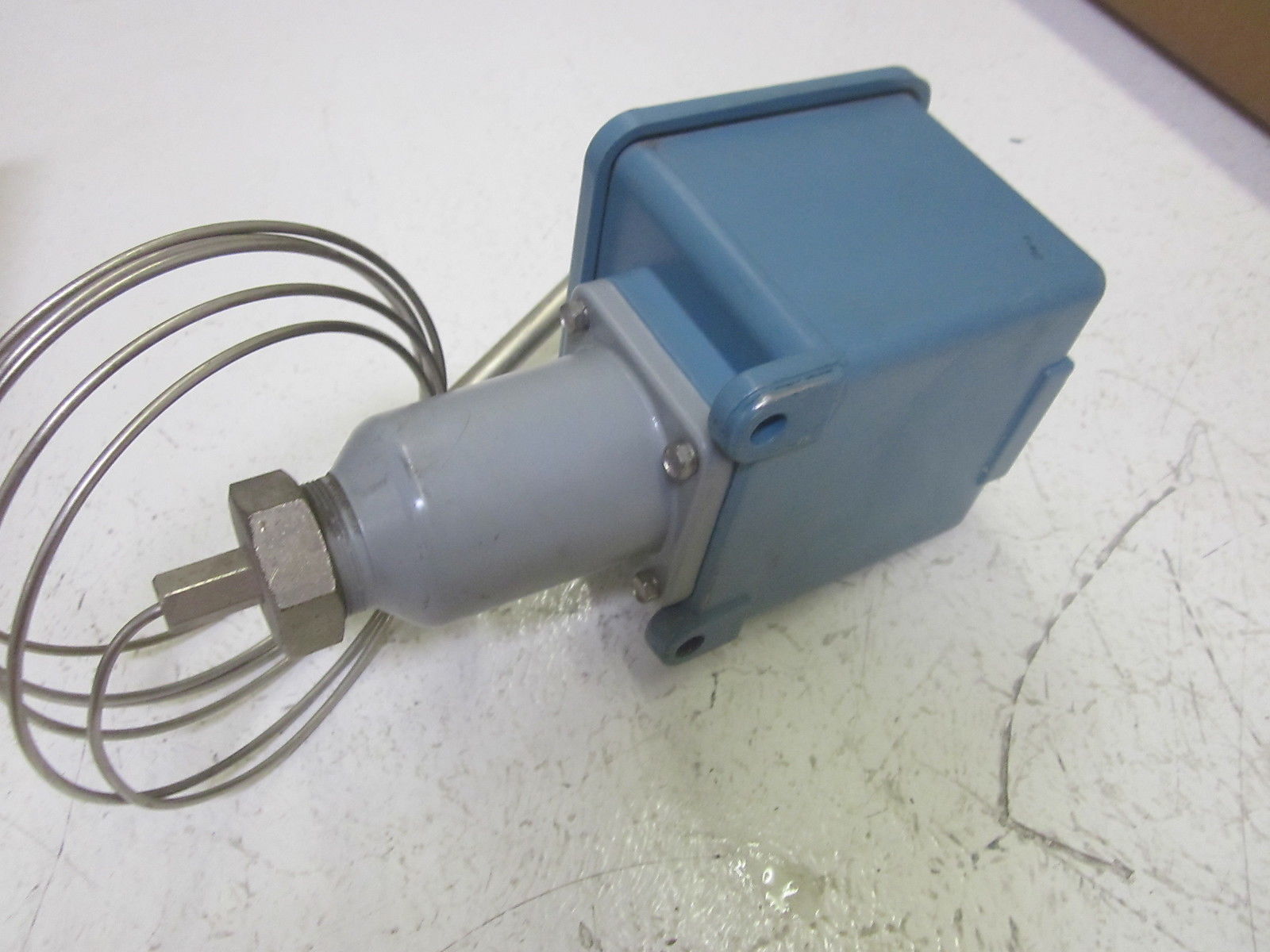 UNITED ELECTRIC E105-8BS 350/640F 175/335C UNMP