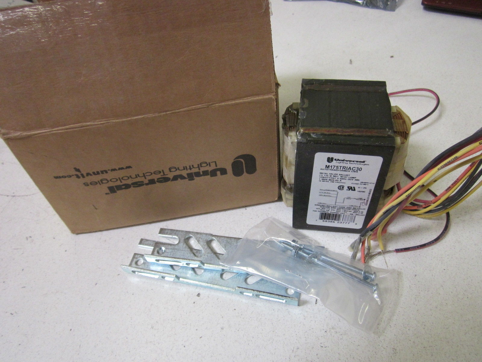 UNIVERSAL LIGHTING TECHNOLOGY M175TRIAC30-502K NSMP