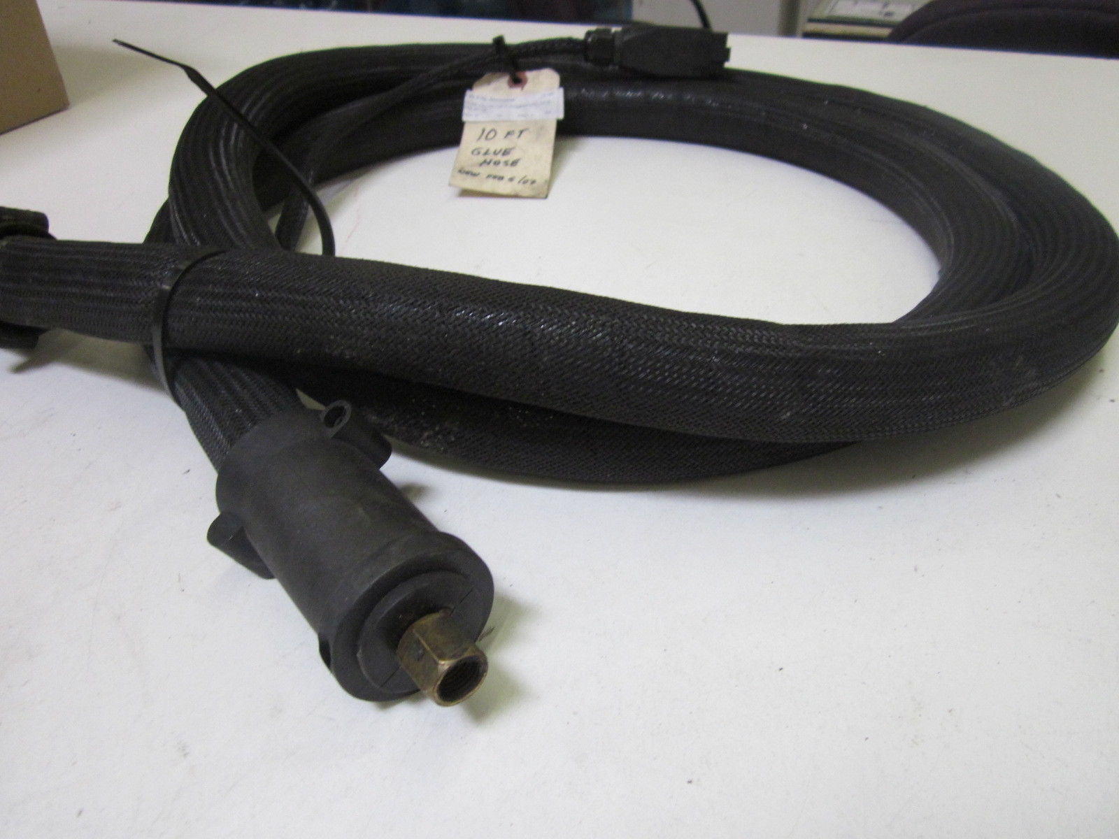 UNIVERSAL SYSTEMS 10 FT GLUE HOSE UNMP