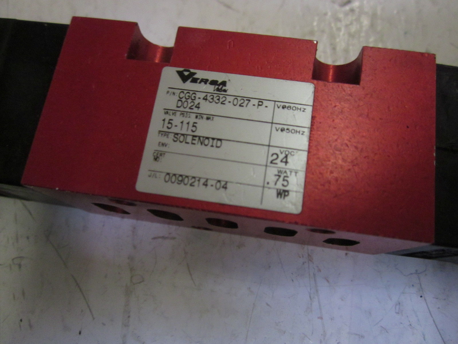 VERSA CGG-4332-027-P-D024 SOLENOID VALVE (AS PICTURED) UNMP
