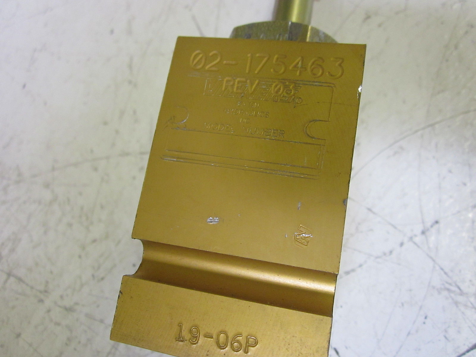 VICKERS 02-175463 REV.03 VALVE UNMP