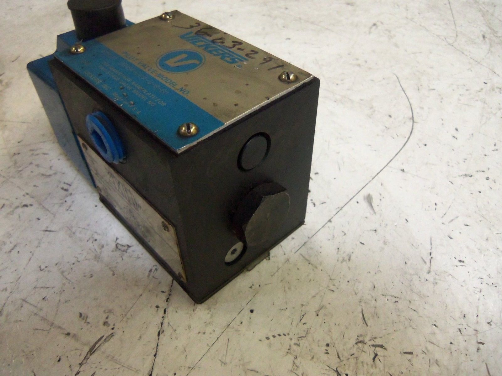 VICKERS DG4S4-012A-U-B-60 VALVE UNMP