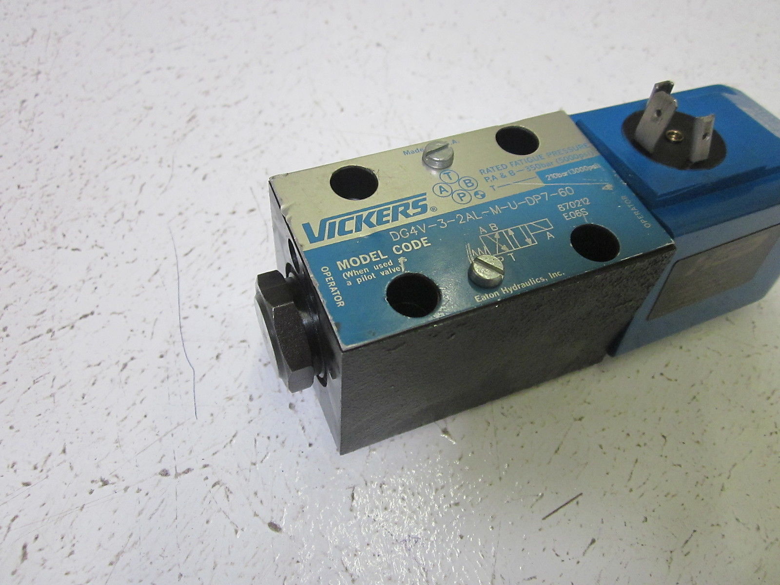 VICKERS DG4V-3-2AL-M-U-DP7-60 VALVE  UNMP