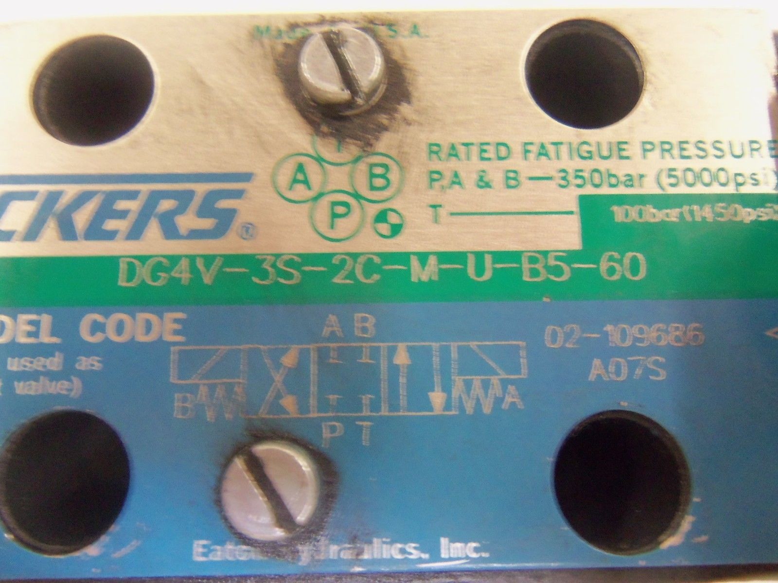 VICKERS DG4V-3S-2C-M-U-B5-60 DIRECTIONAL HYDRAULIC VALVE  UNMP