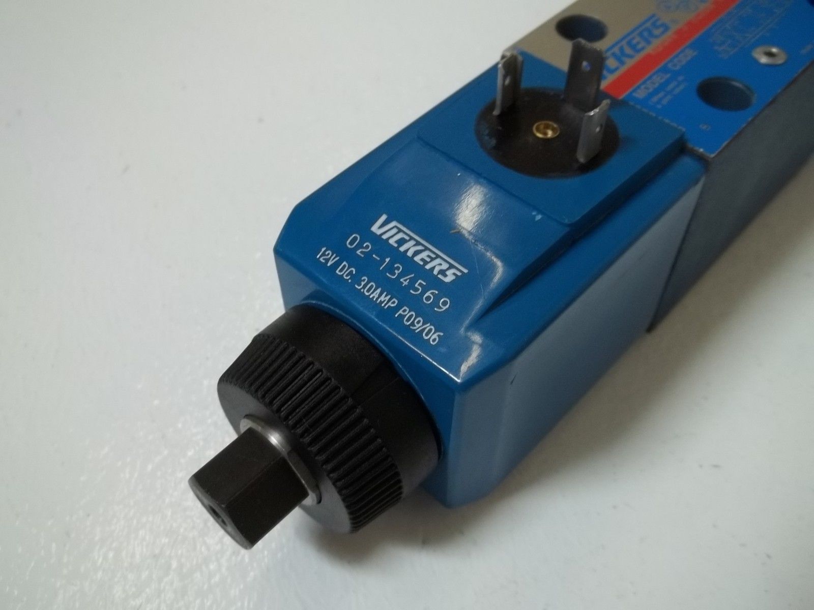 VICKERS KDG4V-3-2C20N-M-U-G7-60 SOLENOID VALVE UNMP
