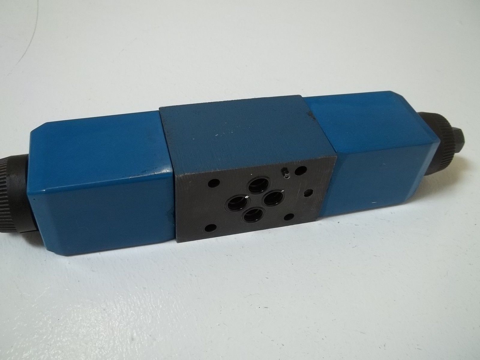 VICKERS KDG4V-3-2C20N-M-U-G7-60 SOLENOID VALVE UNMP