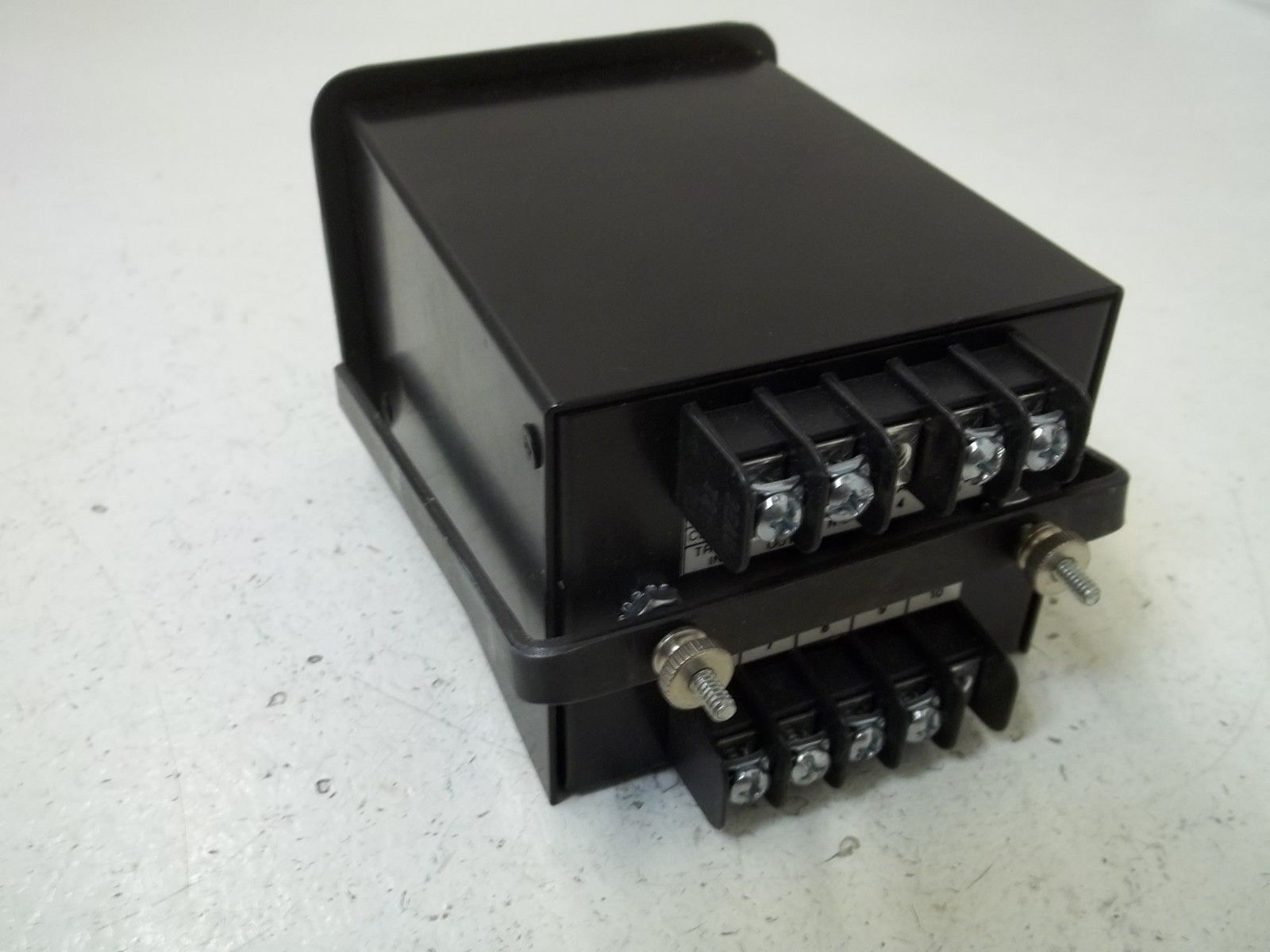 VORNE INDUSTRIES INC. 215-5I-R-CI PRESET COUNTER UNMP