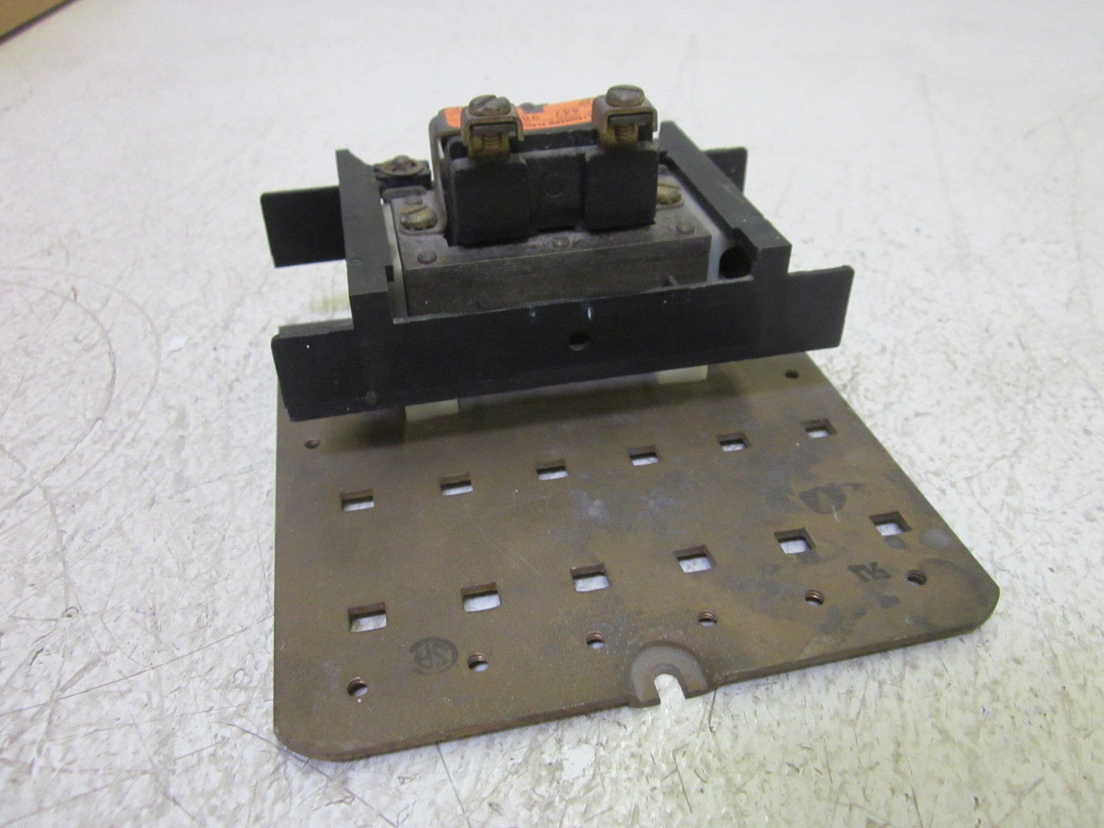 WARD LEONARD ELECTRIC CO. 447-9801-11 110/120V (MISSING UNIT POLES)  UNMP