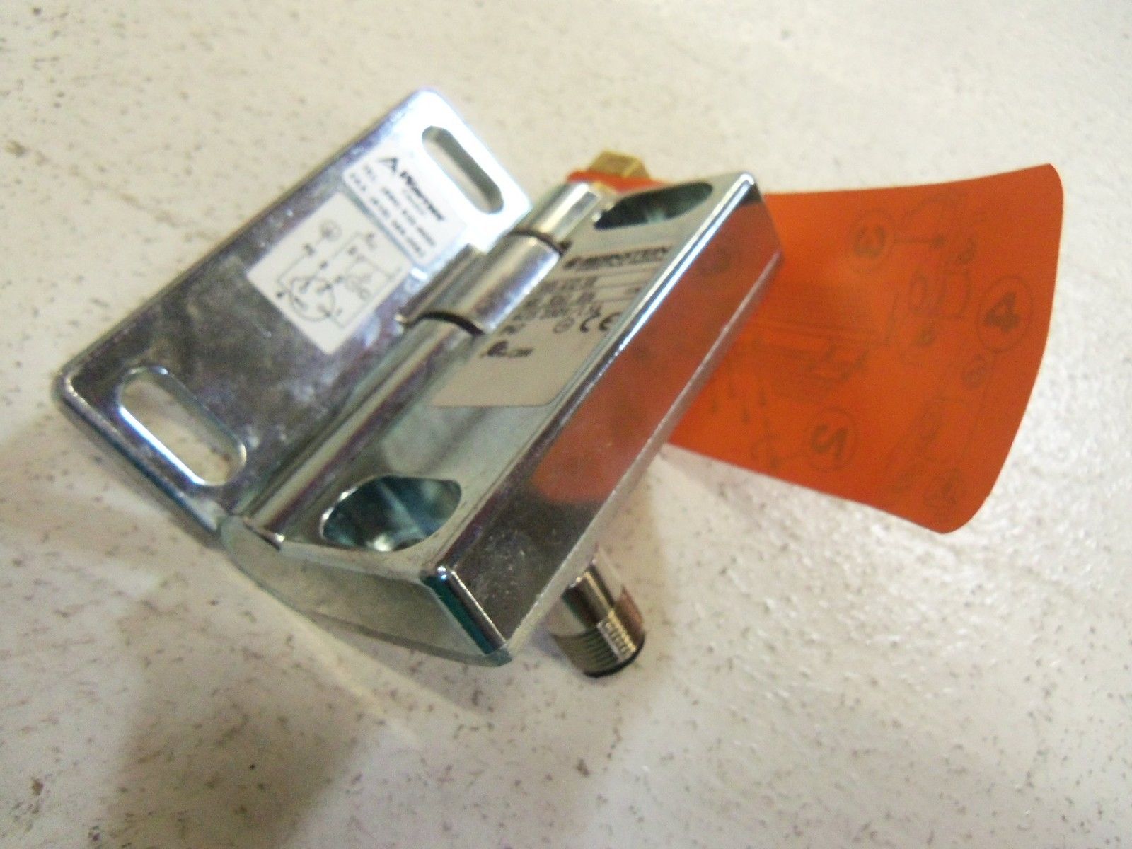 WARNER ELECTRIC SAFETY HINGE SWITCH 601-9261-016 NSMP