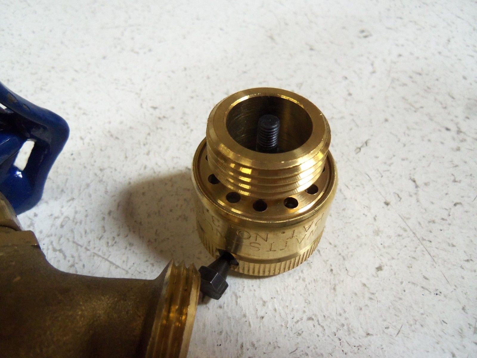 WATTS HANDLE TEE VACUUM BREAKER SC8-4 UNMP