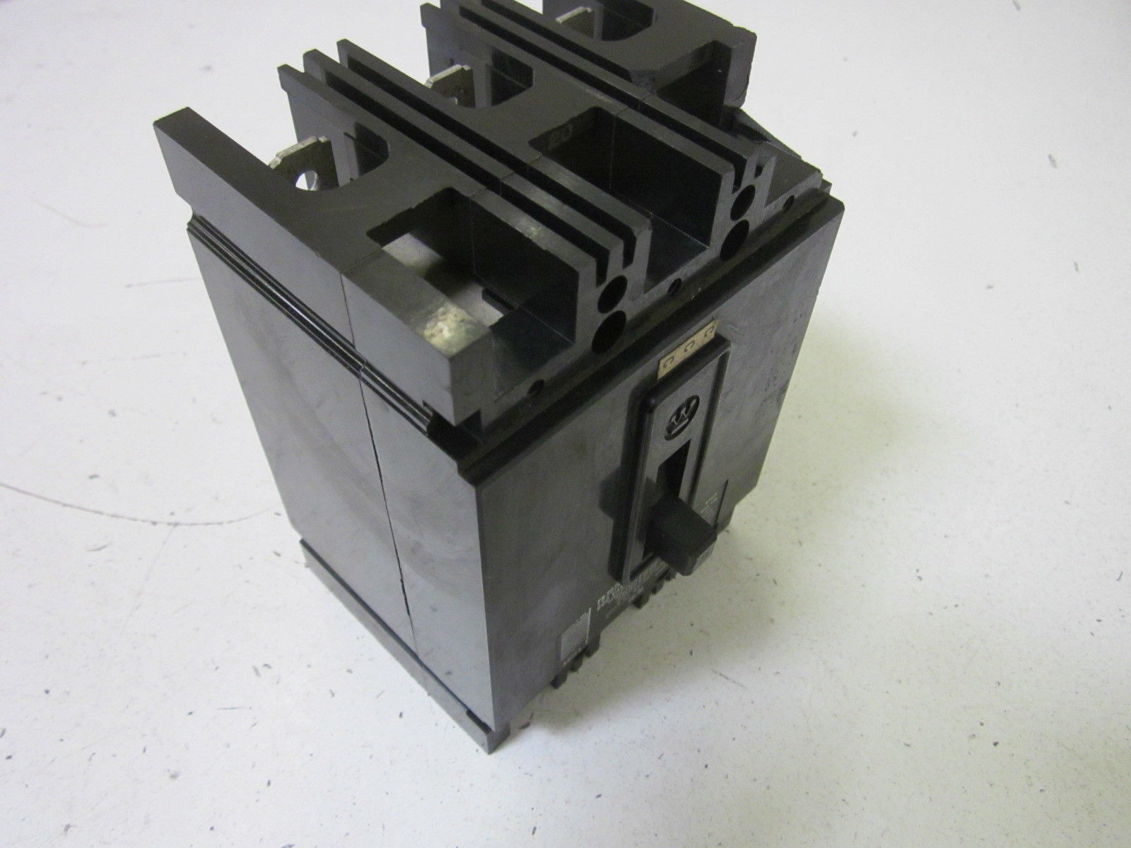 WESTINGHOUSE FB3020 (CRACK) UNMP
