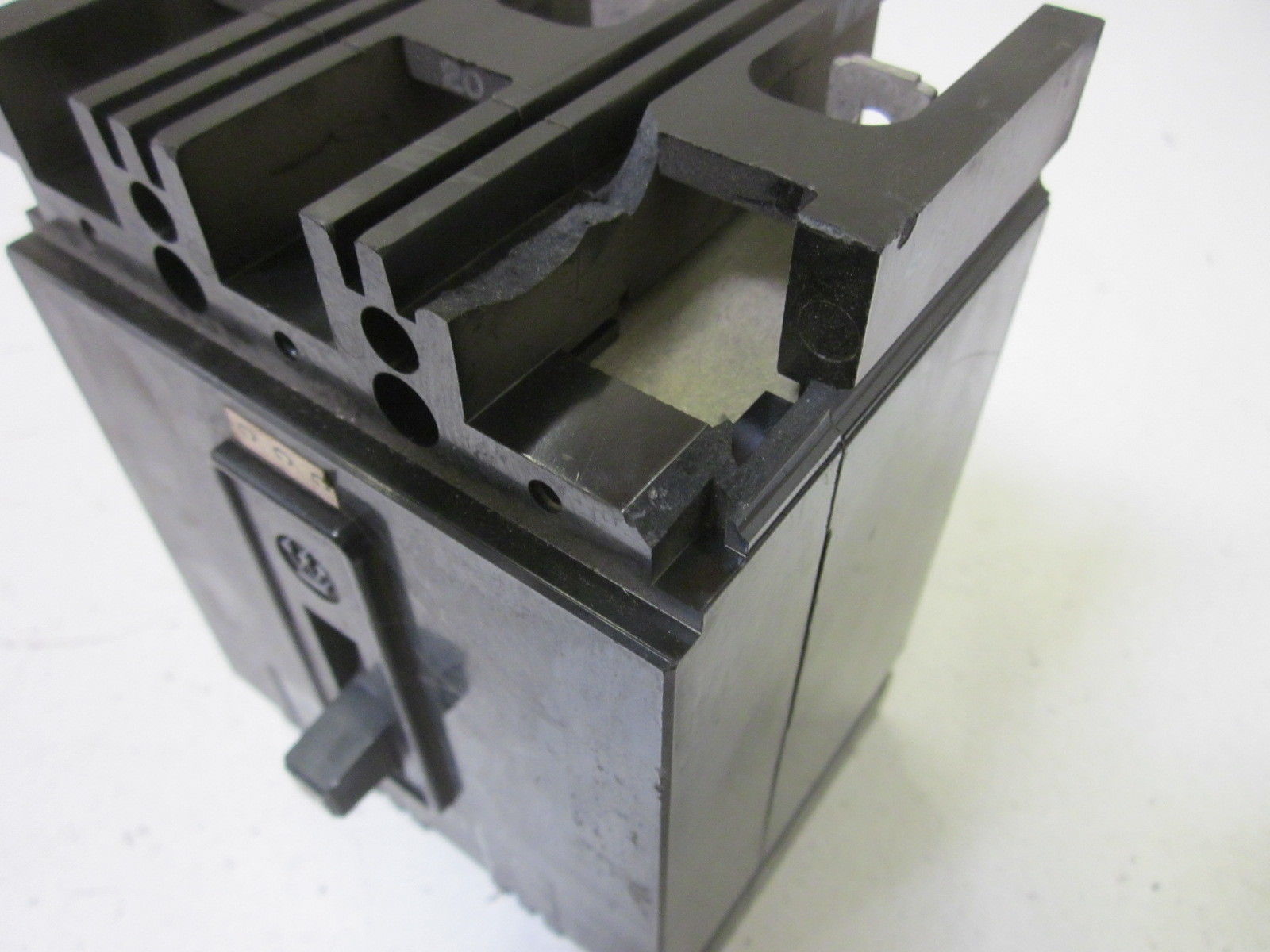 WESTINGHOUSE FB3020 (CRACK) UNMP