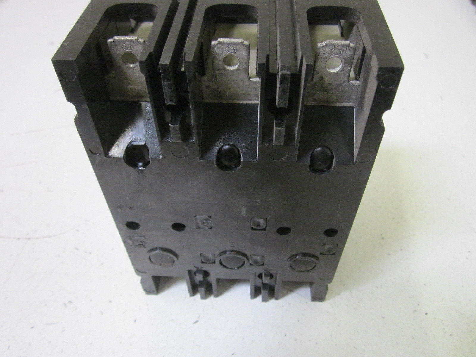 WESTINGHOUSE FB3020 (CRACK) UNMP