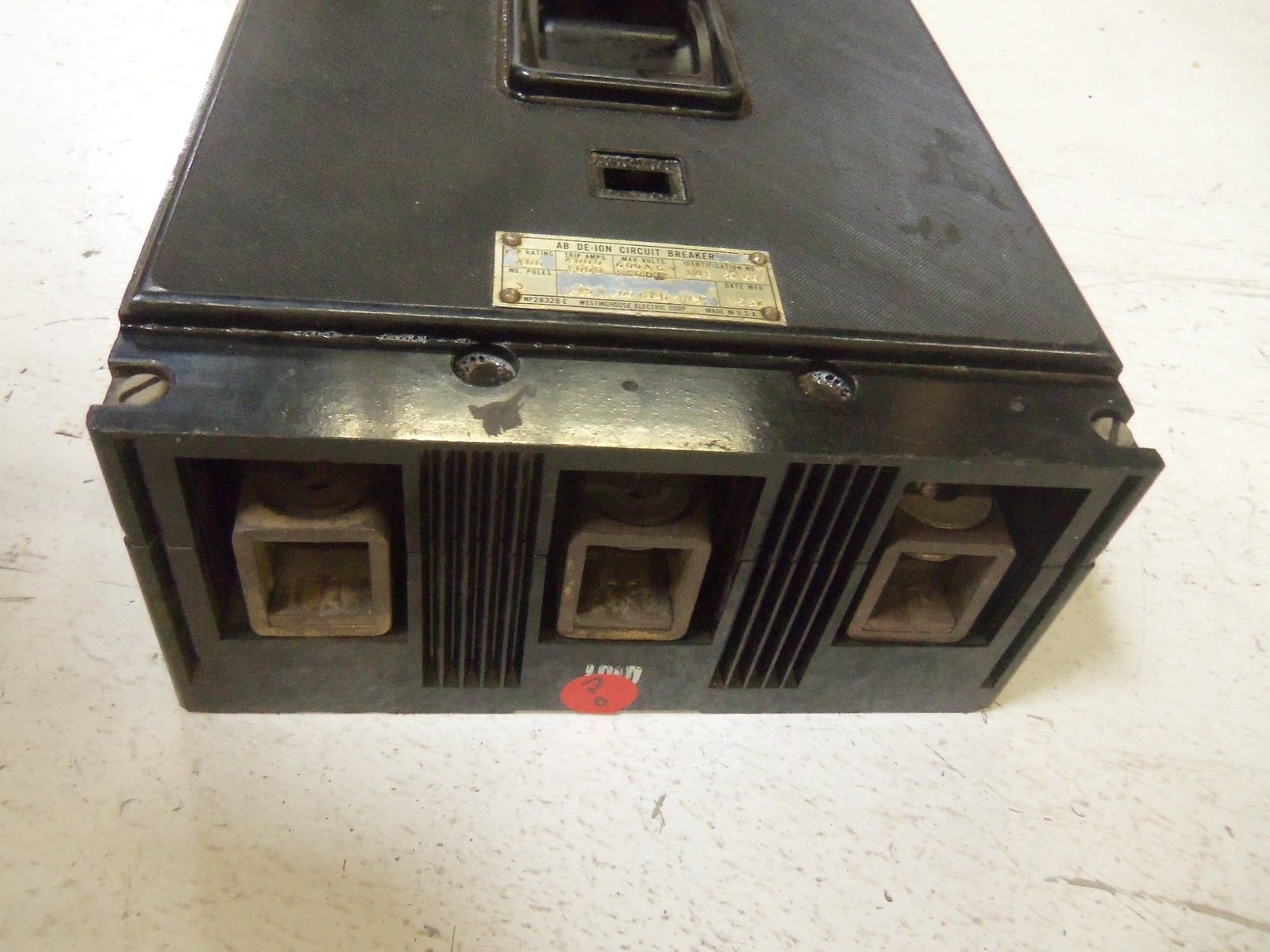 WESTINGHOUSE NP28328-E CIRCUIT BREAKER UNMP