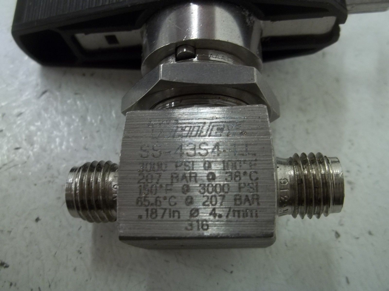 WHITEY SS-43S4-LL BALL VALVE NSNP