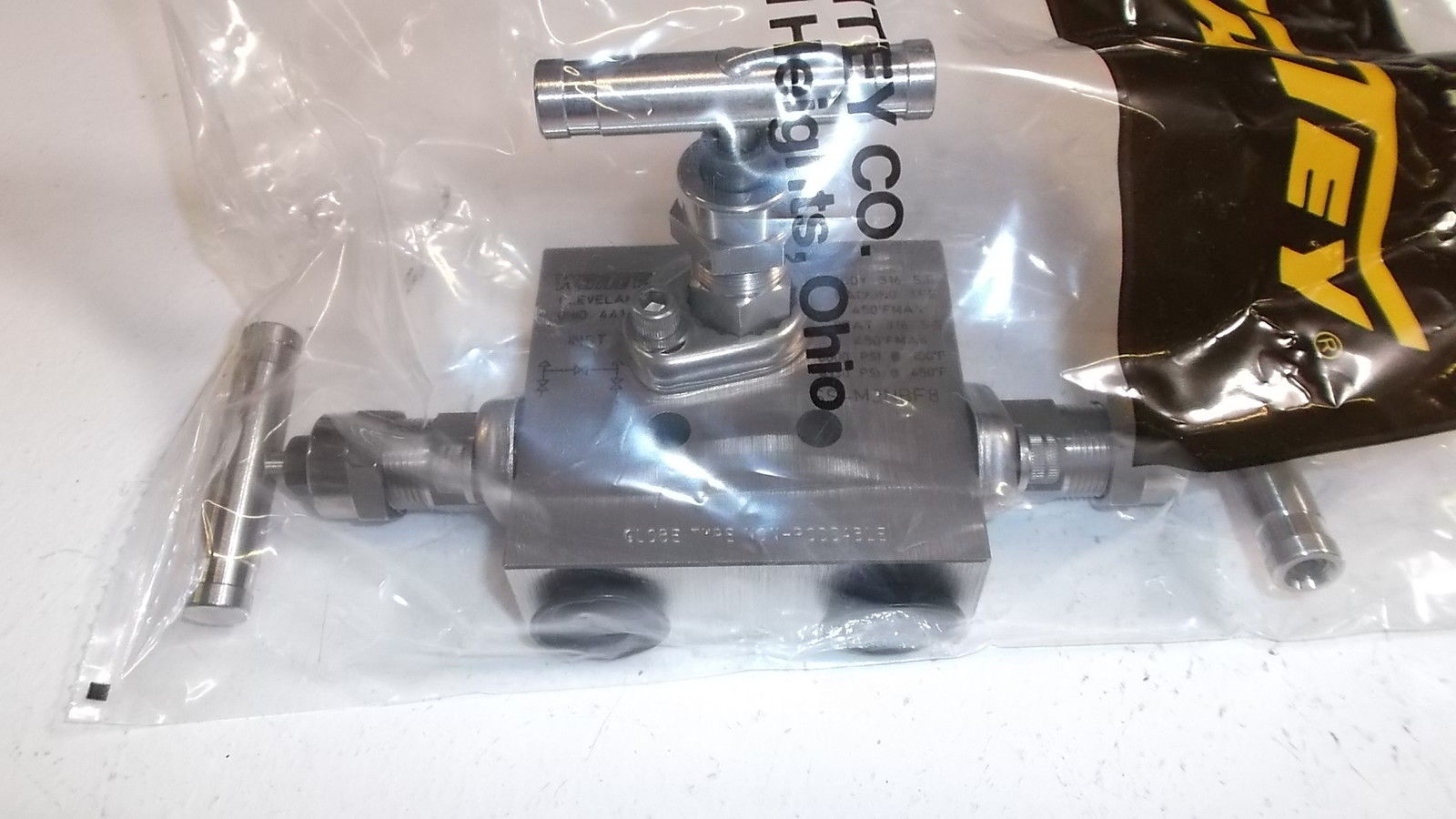 WHITEY VALVE SS-M3NBF8 NSMP