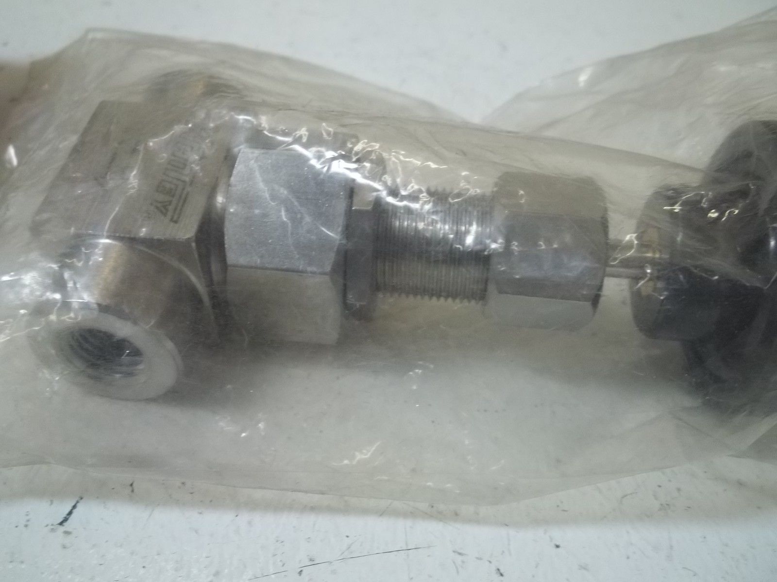 WHITNEY SS-6VF4 UNION-BONNET NEEDLE VALVE NSMP