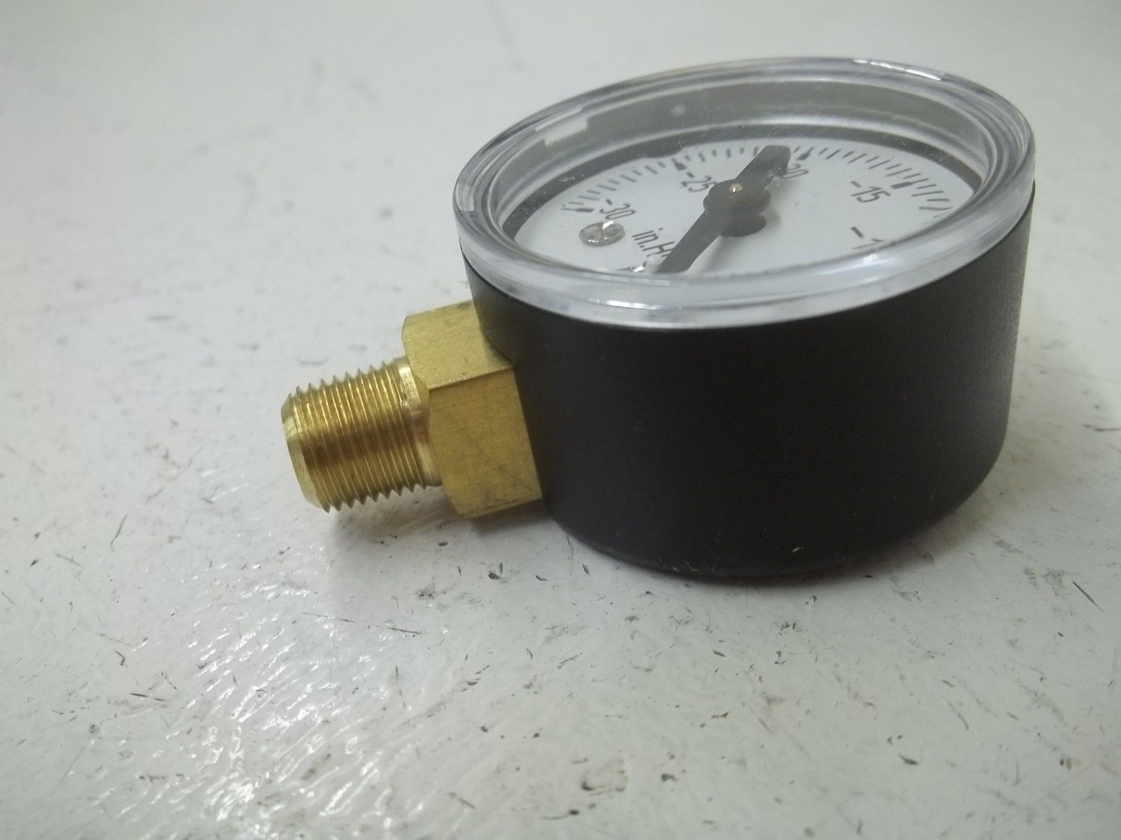 WIKA 9747214 111.10.15 -30-0 PSI 1/8" NPT NSMP