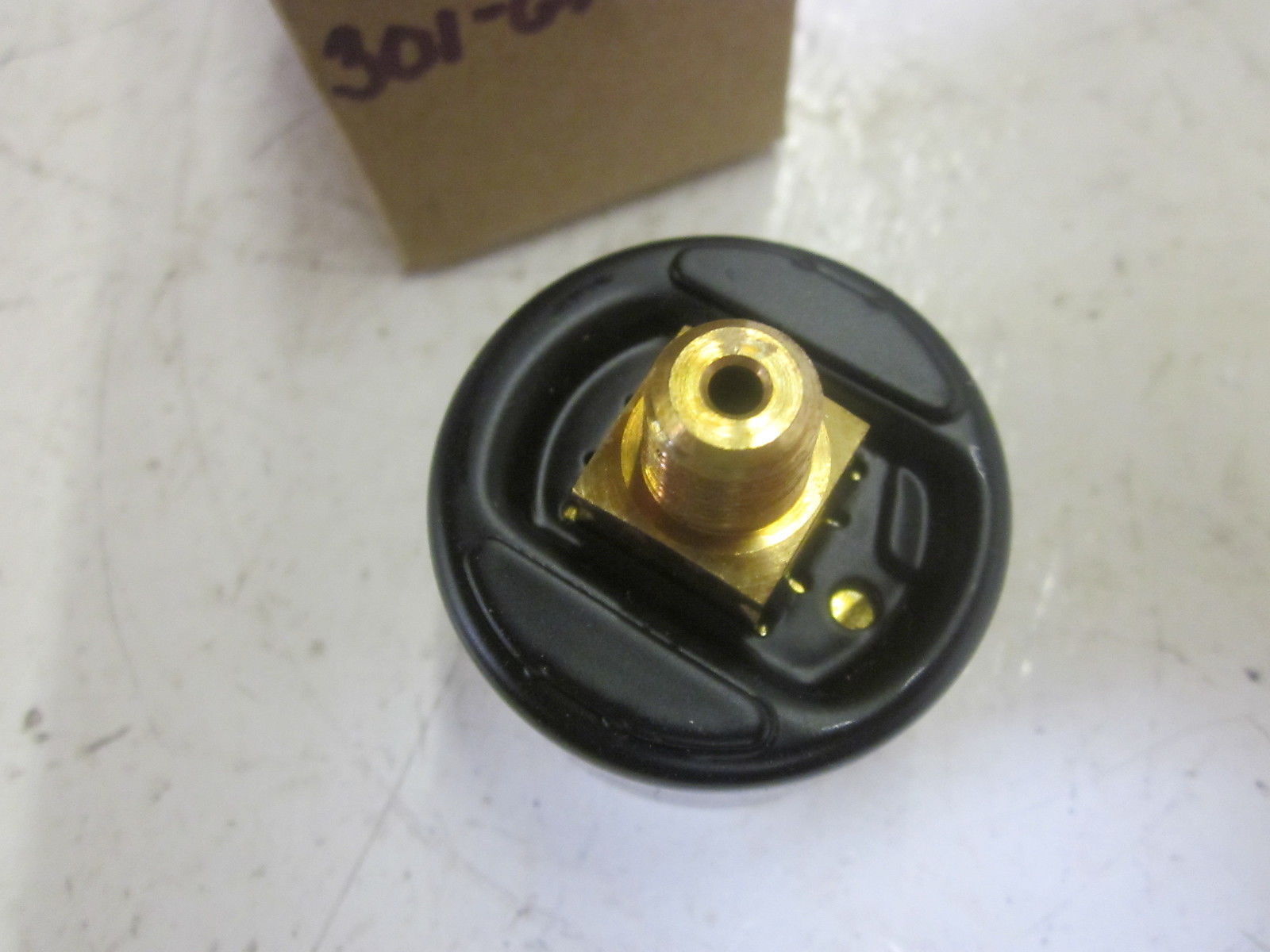 WIKA 9610957 GAUGE 100PSI NSMP