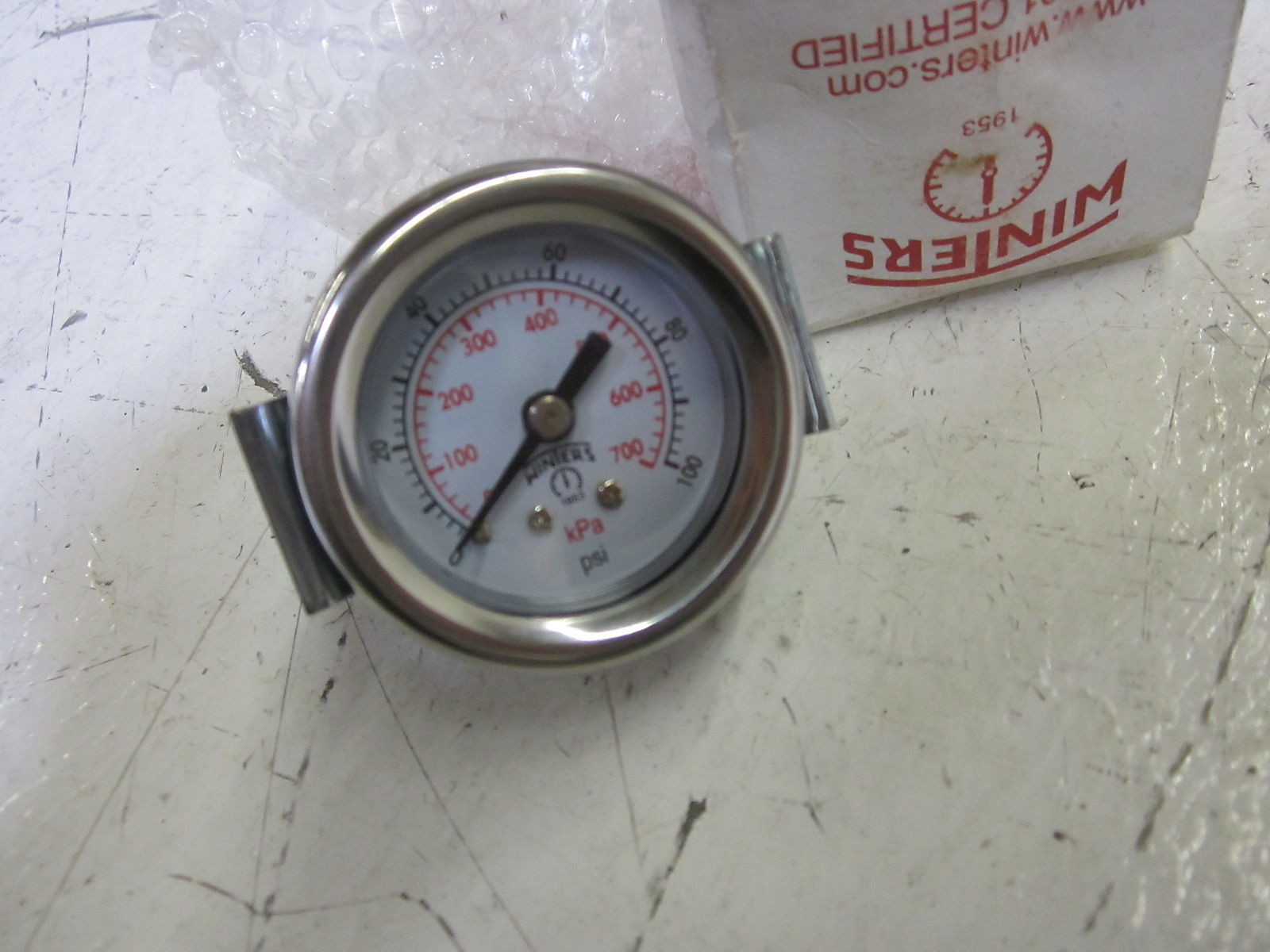 WINTERS E1420UC-CHEN GAUGE 0-100PSI/KPA 1.5" X 1/8 NPT NSMP