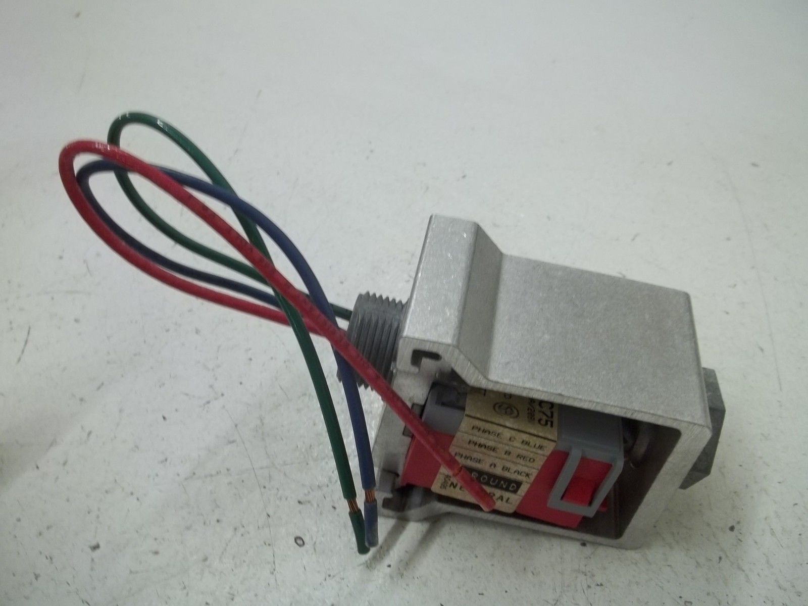 WIREMOLD T208BC75 3/4" TAP & FIXTURE HANGER 20A/208V GRAY/REDNSMP