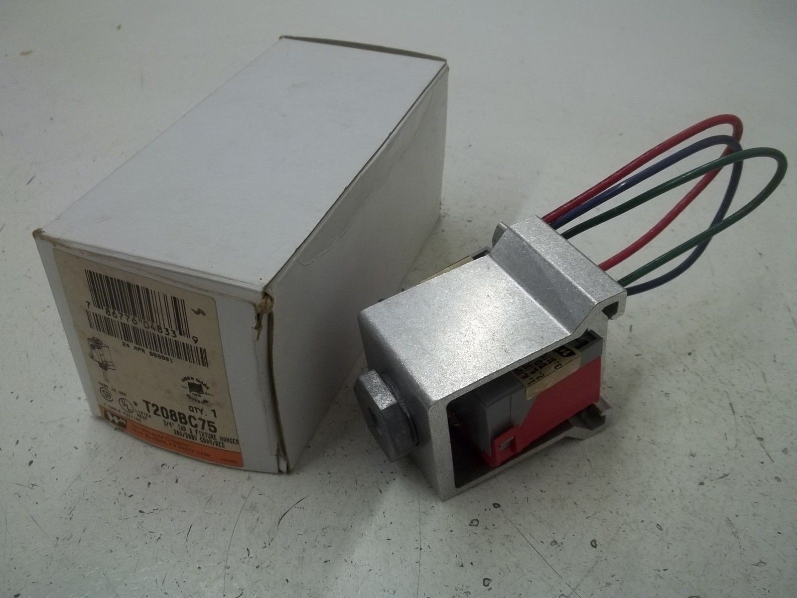 WIREMOLD T208BC75 3/4" TAP & FIXTURE HANGER 20A/208V GRAY/REDNSMP