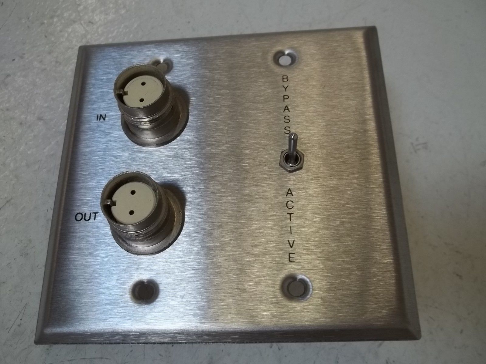 WP140S TWINAXIAL WALL PLATE SWITCH NSMP