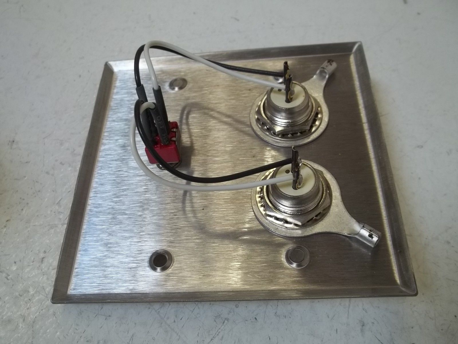 WP140S TWINAXIAL WALL PLATE SWITCH NSMP