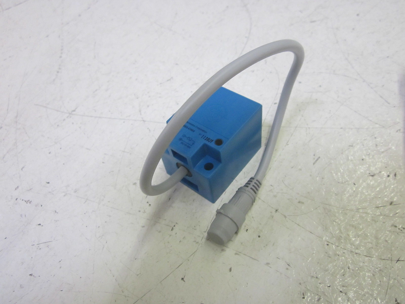 YAMATAKE-HONEYWELL FL2R-20J6SD-CN03 PROXIMITY SENSOR 10-30VNSMP