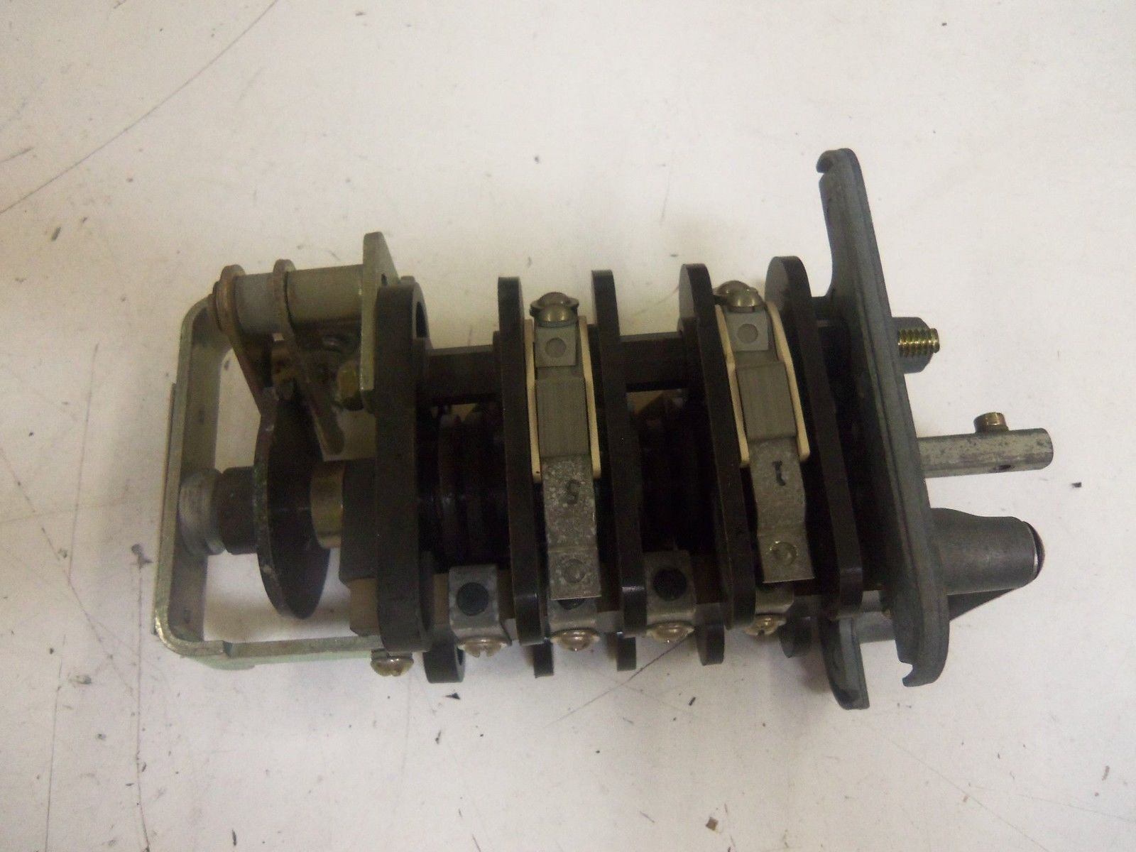 GENERAL ELECTRIC TYPE SB-9 116A585G1X2 ROTARY CONTROL SWITCH *NEW NO BOX*