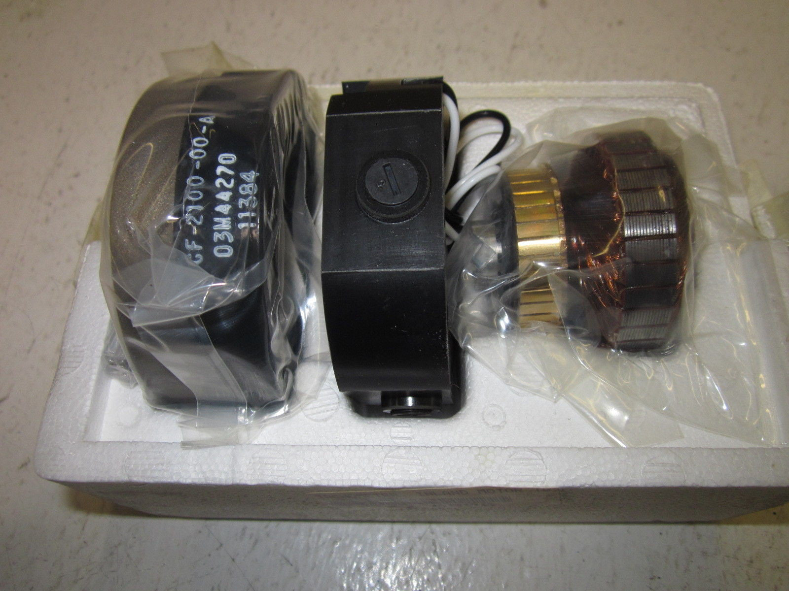 71-42-0908 F-2100-00A TACHOMETER *NEW IN BOX*